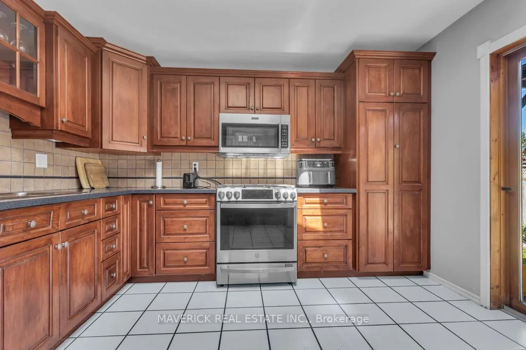Photo 18 of 6 Bonnie Place, St. Thomas — HOMEH