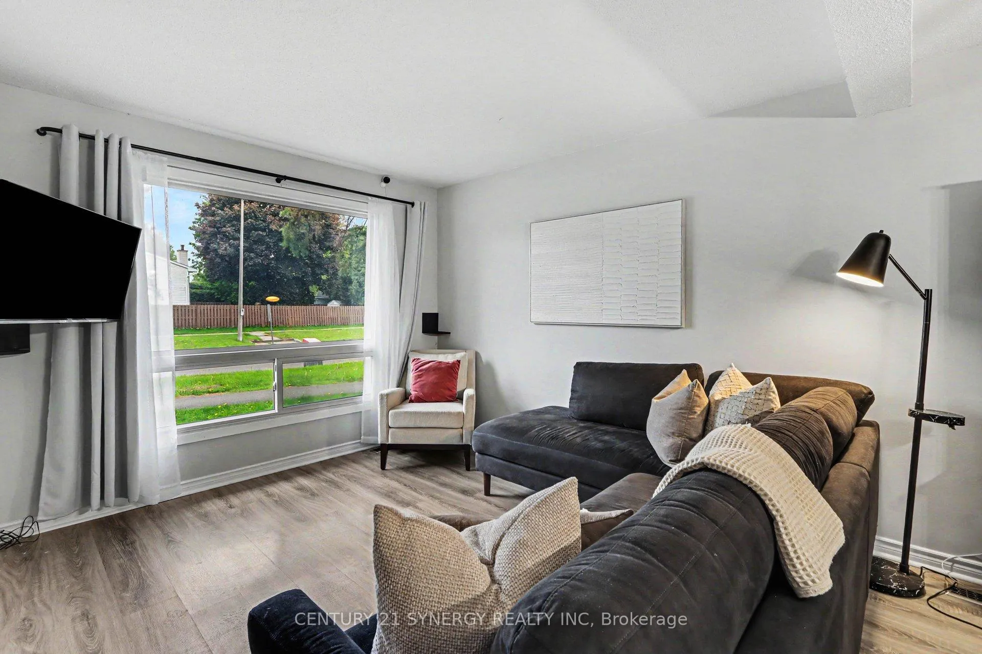 Photo 5 of 220 Millroad Way, Ottawa, Chatelaine Village — HOMEH