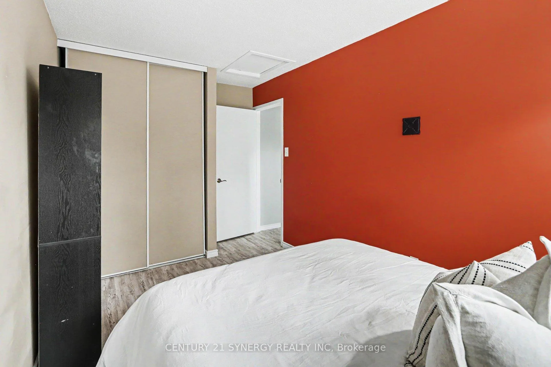 Photo 23 of 220 Millroad Way, Ottawa, Chatelaine Village — HOMEH
