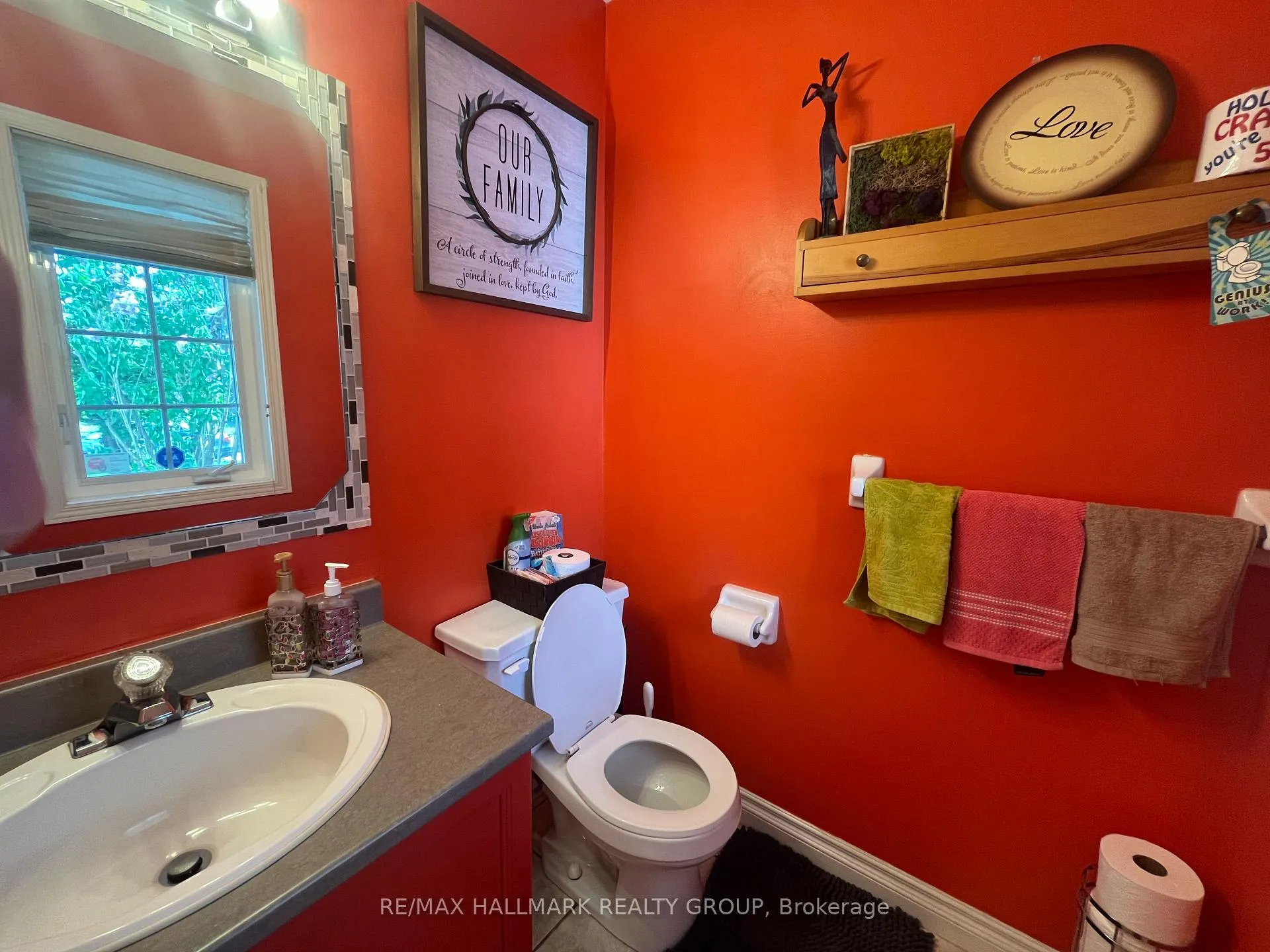 Photo 5 of 827 Como Crescent, Ottawa, Fallingbrook/Pineridge — HOMEH