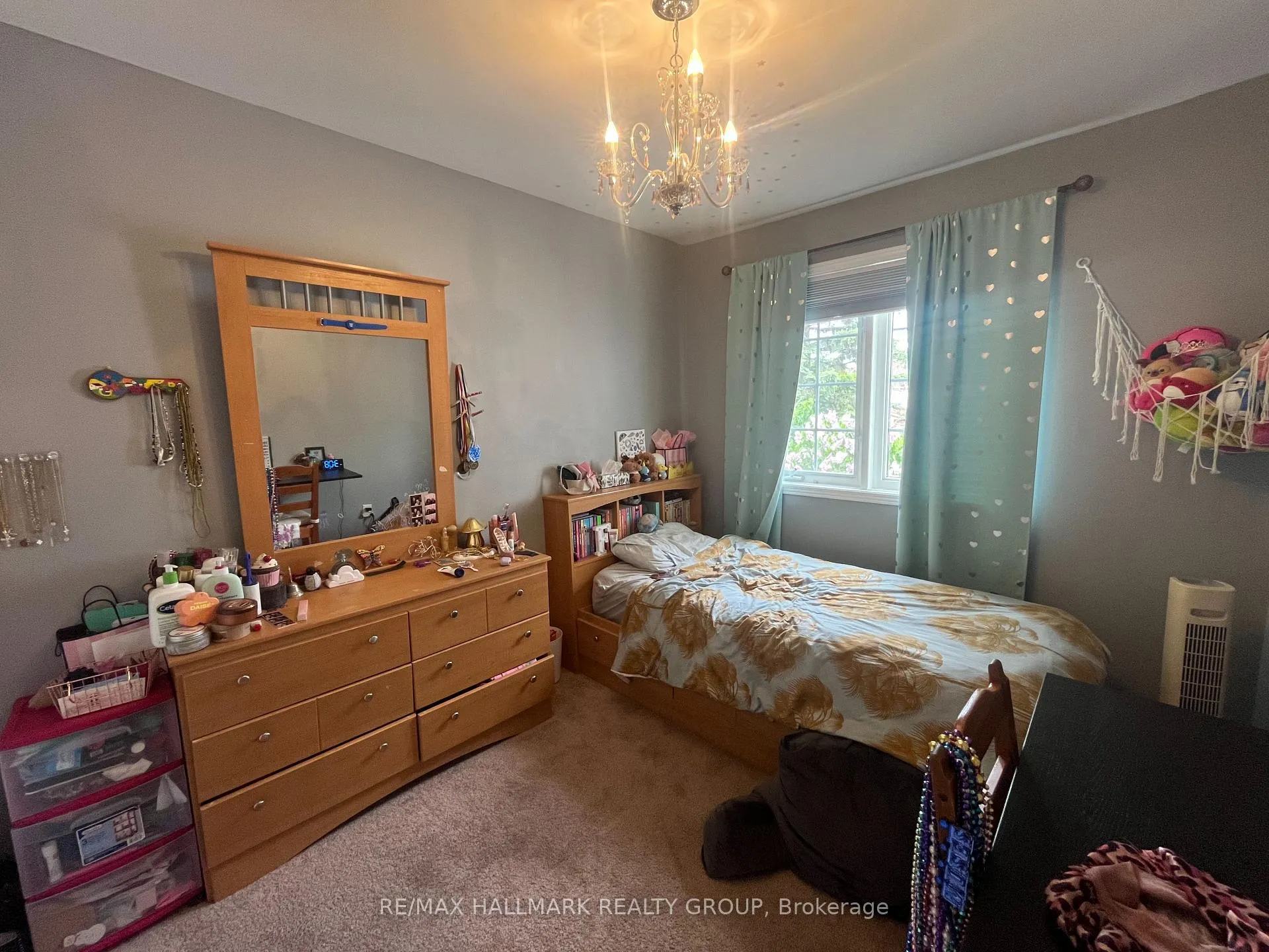 Photo 11 of 827 Como Crescent, Ottawa, Fallingbrook/Pineridge — HOMEH