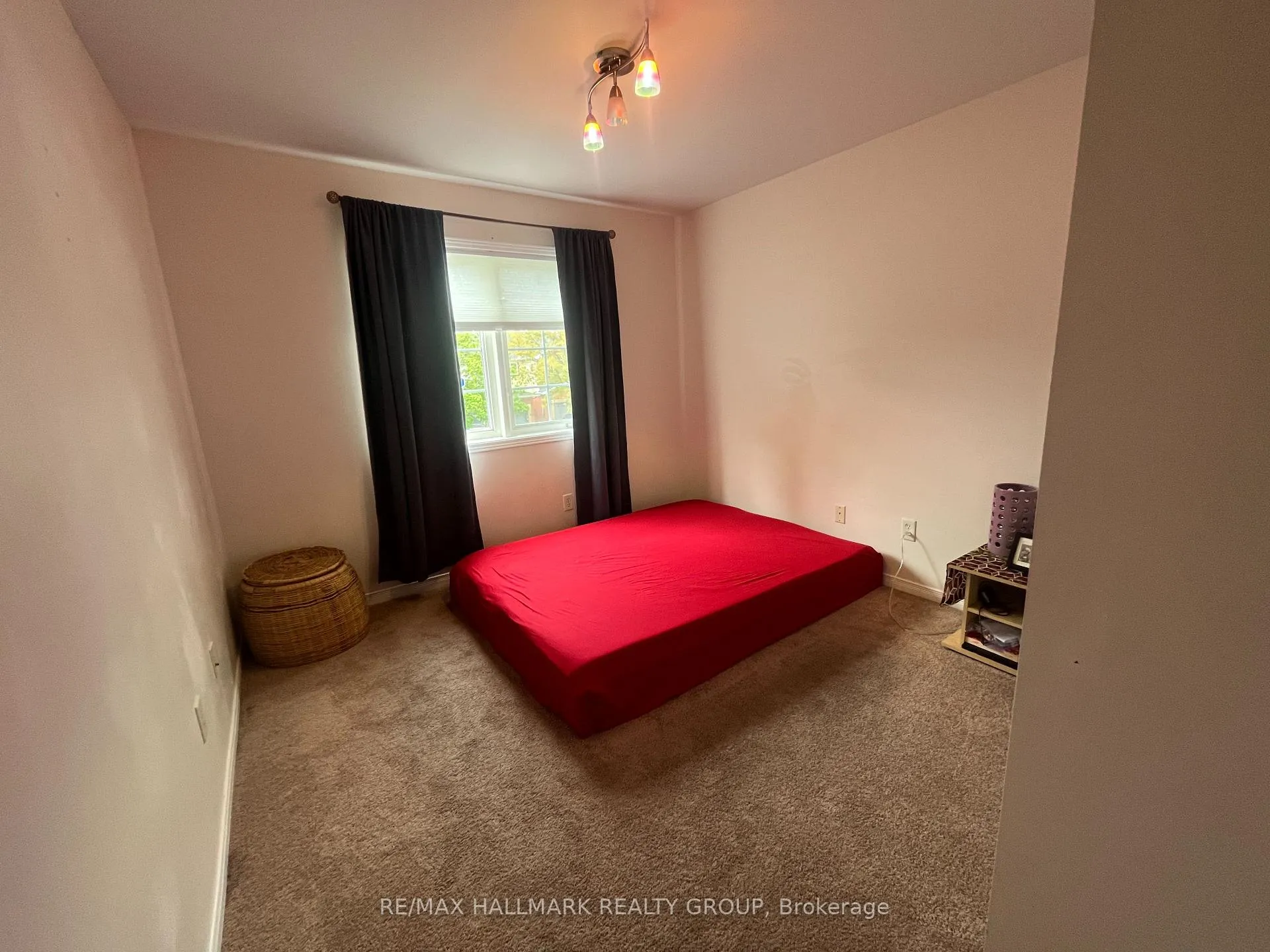 Photo 12 of 827 Como Crescent, Ottawa, Fallingbrook/Pineridge — HOMEH