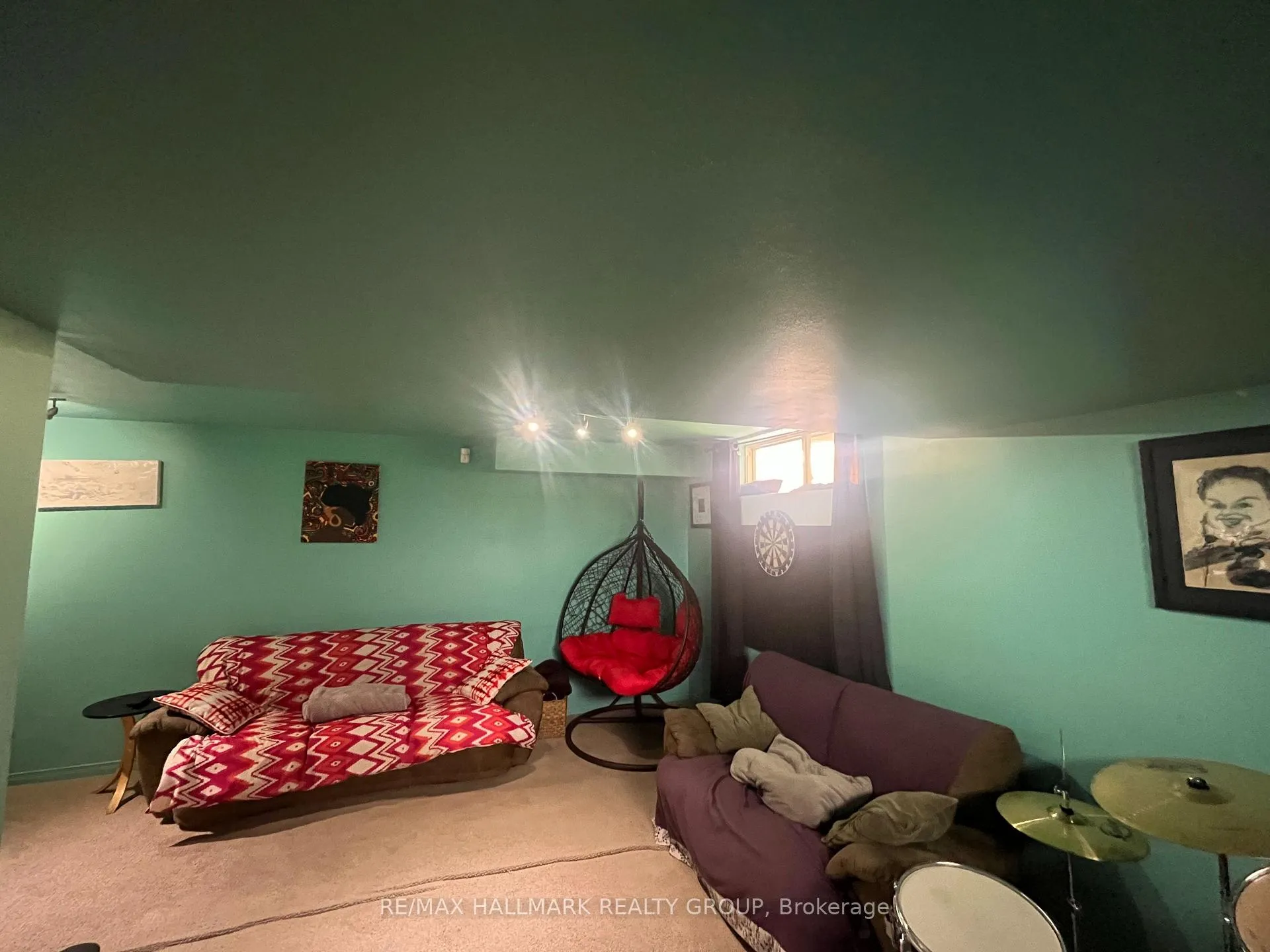 Photo 15 of 827 Como Crescent, Ottawa, Fallingbrook/Pineridge — HOMEH