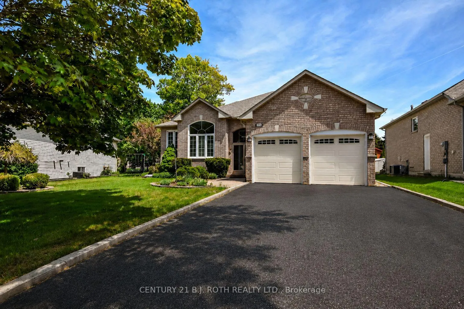 Photo 1 of 112 Silver Birch Avenue, Wasaga Beach — HOMEH
