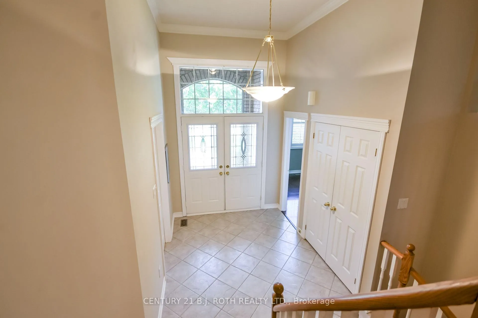 Photo 2 of 112 Silver Birch Avenue, Wasaga Beach — HOMEH