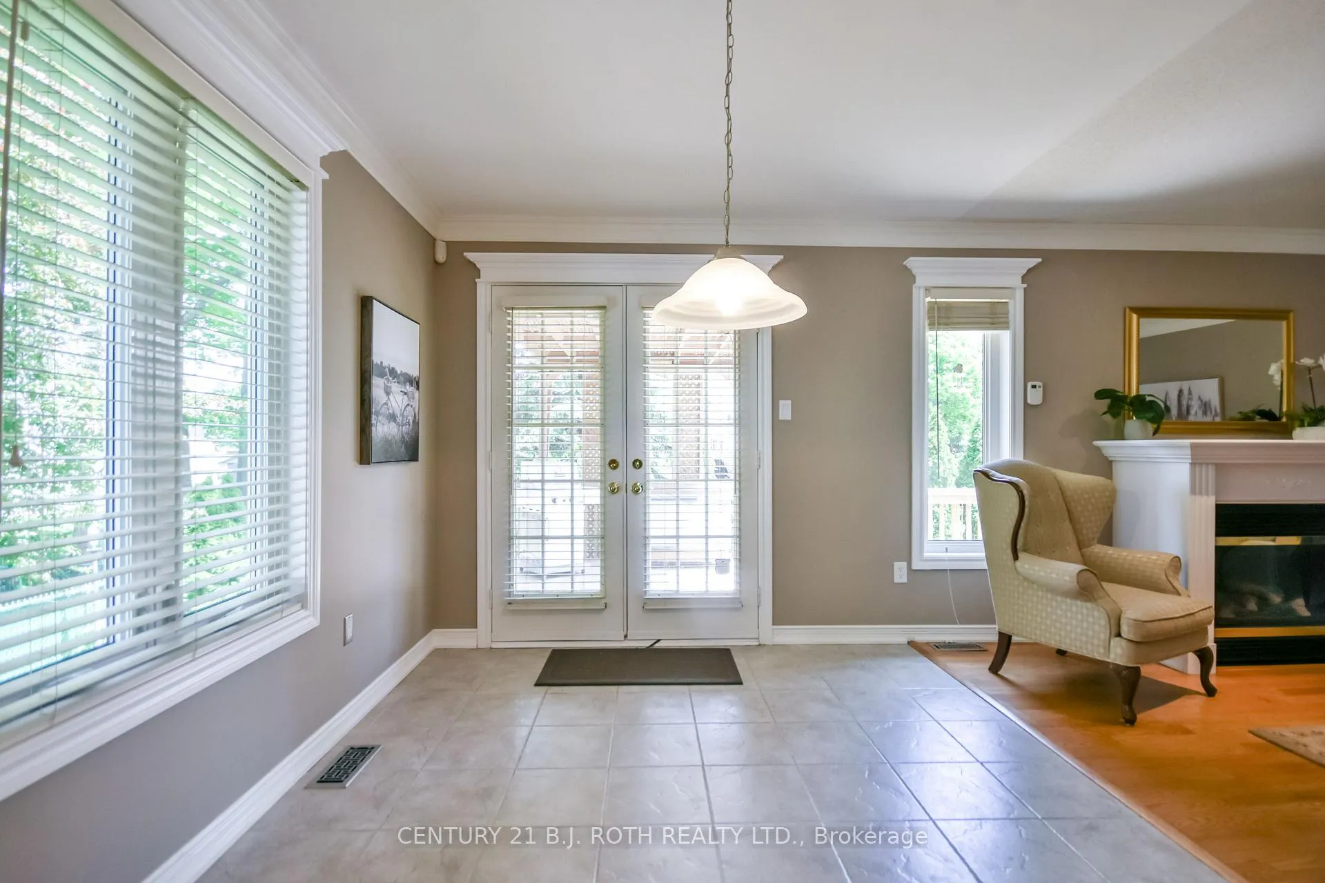 Photo 9 of 112 Silver Birch Avenue, Wasaga Beach — HOMEH