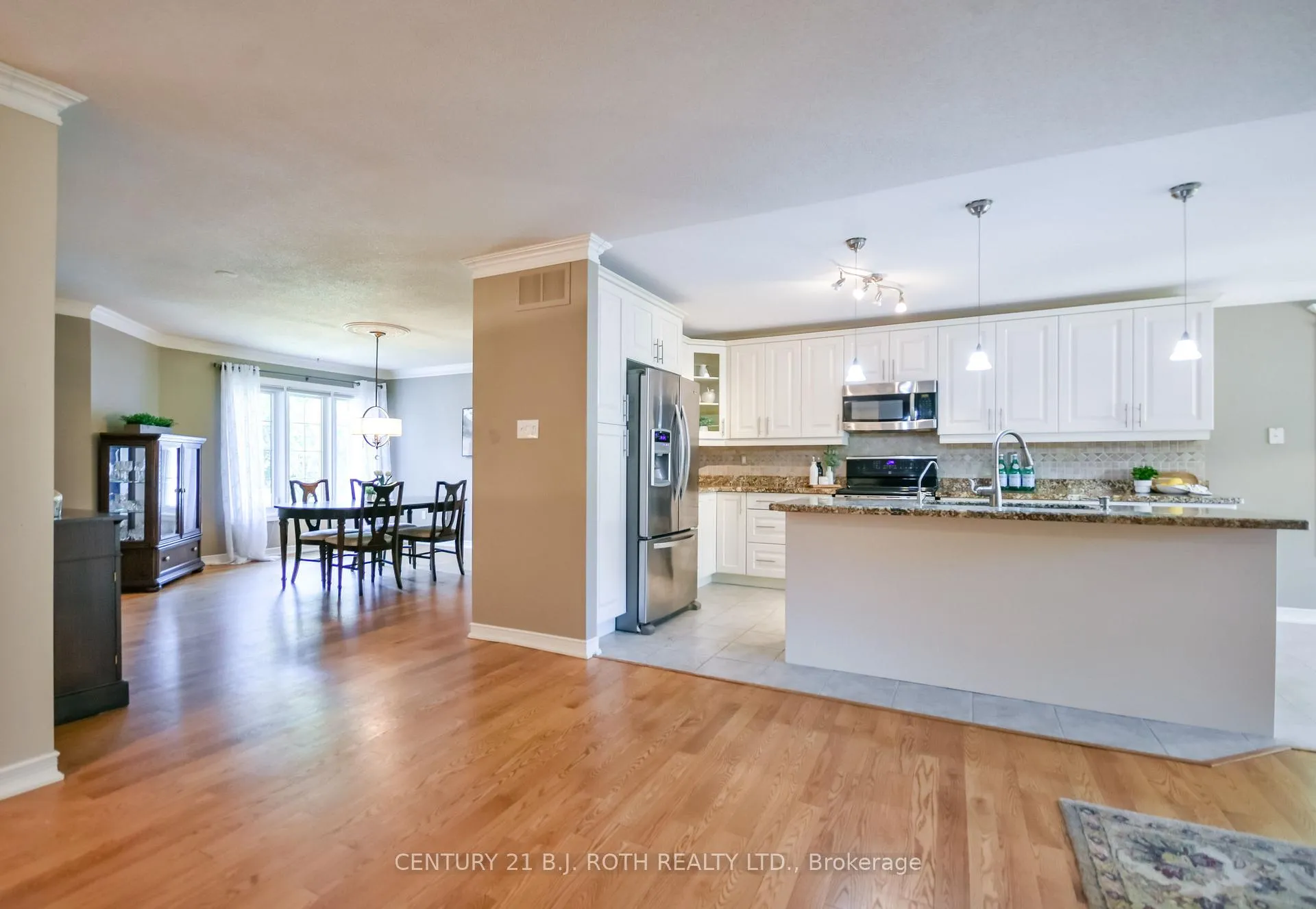 Photo 14 of 112 Silver Birch Avenue, Wasaga Beach — HOMEH