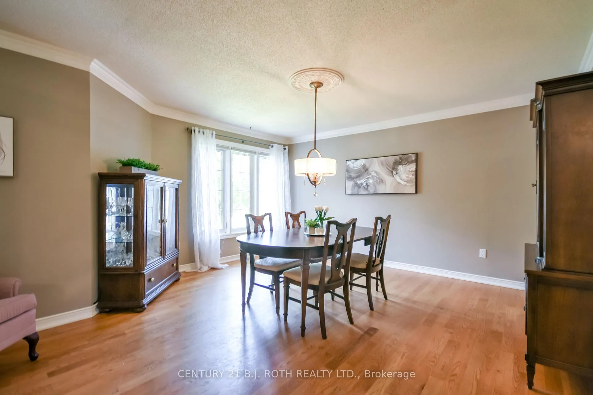 Photo 15 of 112 Silver Birch Avenue, Wasaga Beach — HOMEH