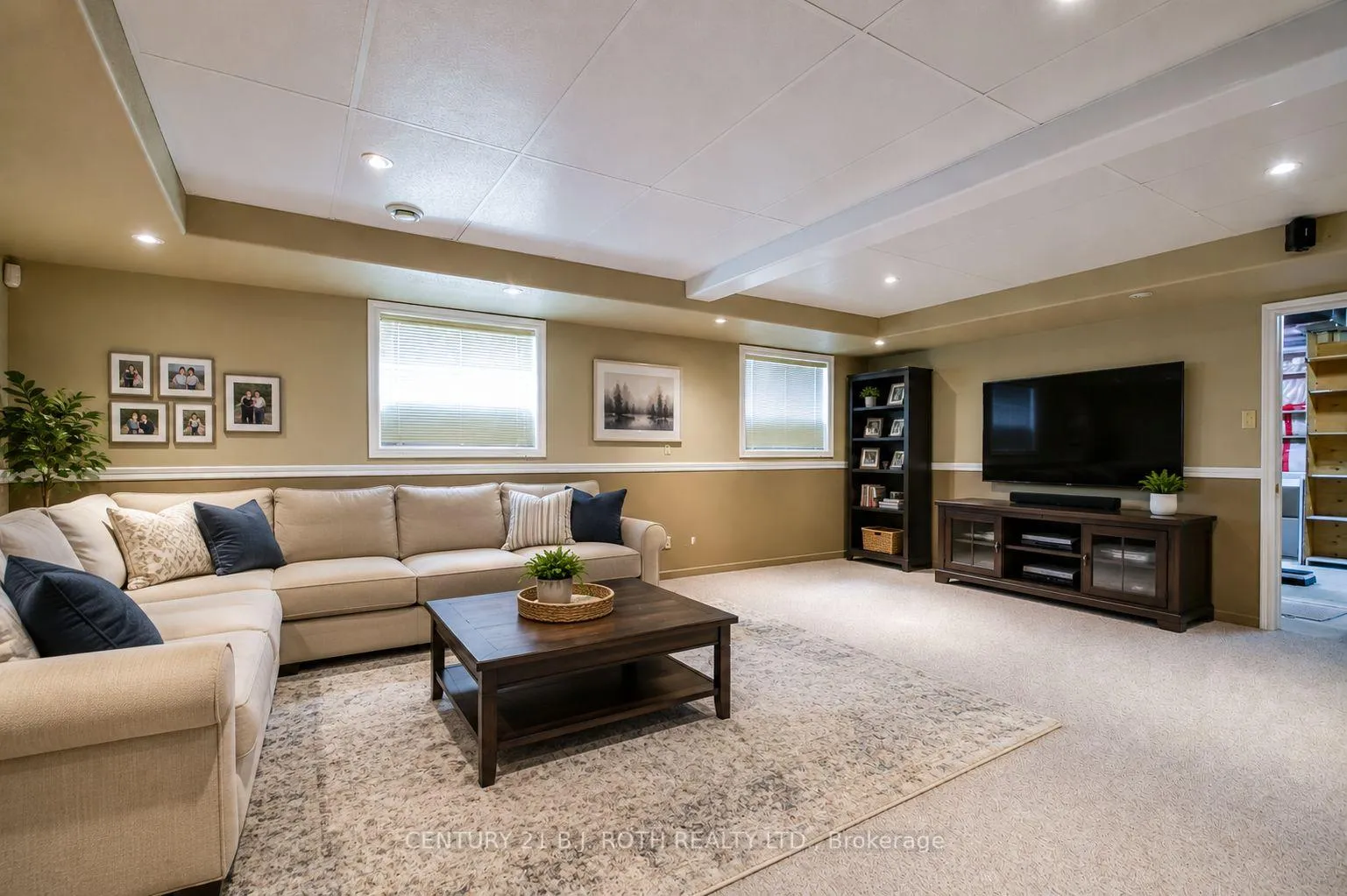 Photo 30 of 112 Silver Birch Avenue, Wasaga Beach — HOMEH