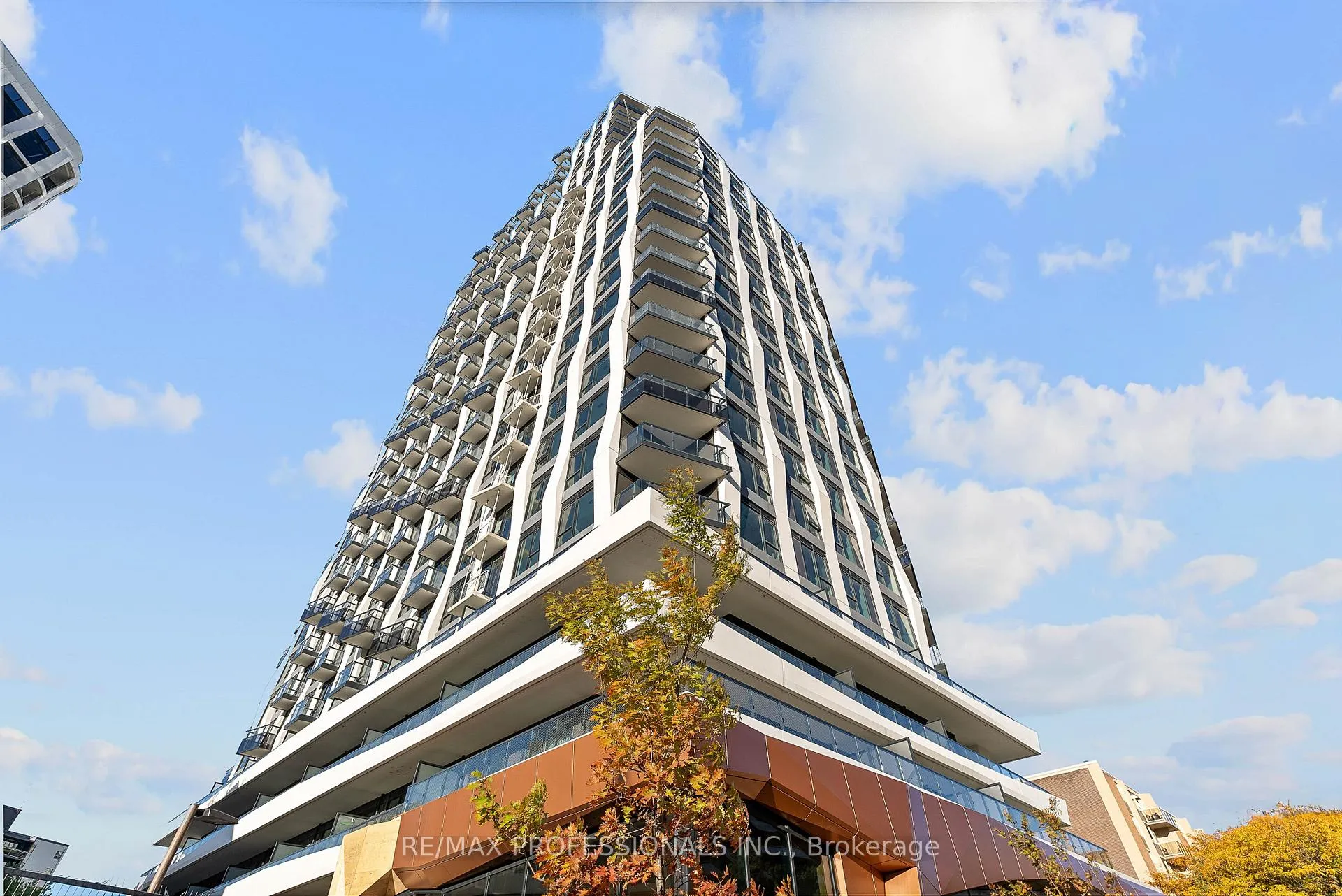 Photo 2 of Unit 2002, 60 Central Park Roadway, Etobicoke, Islington-City Centre West — HOMEH