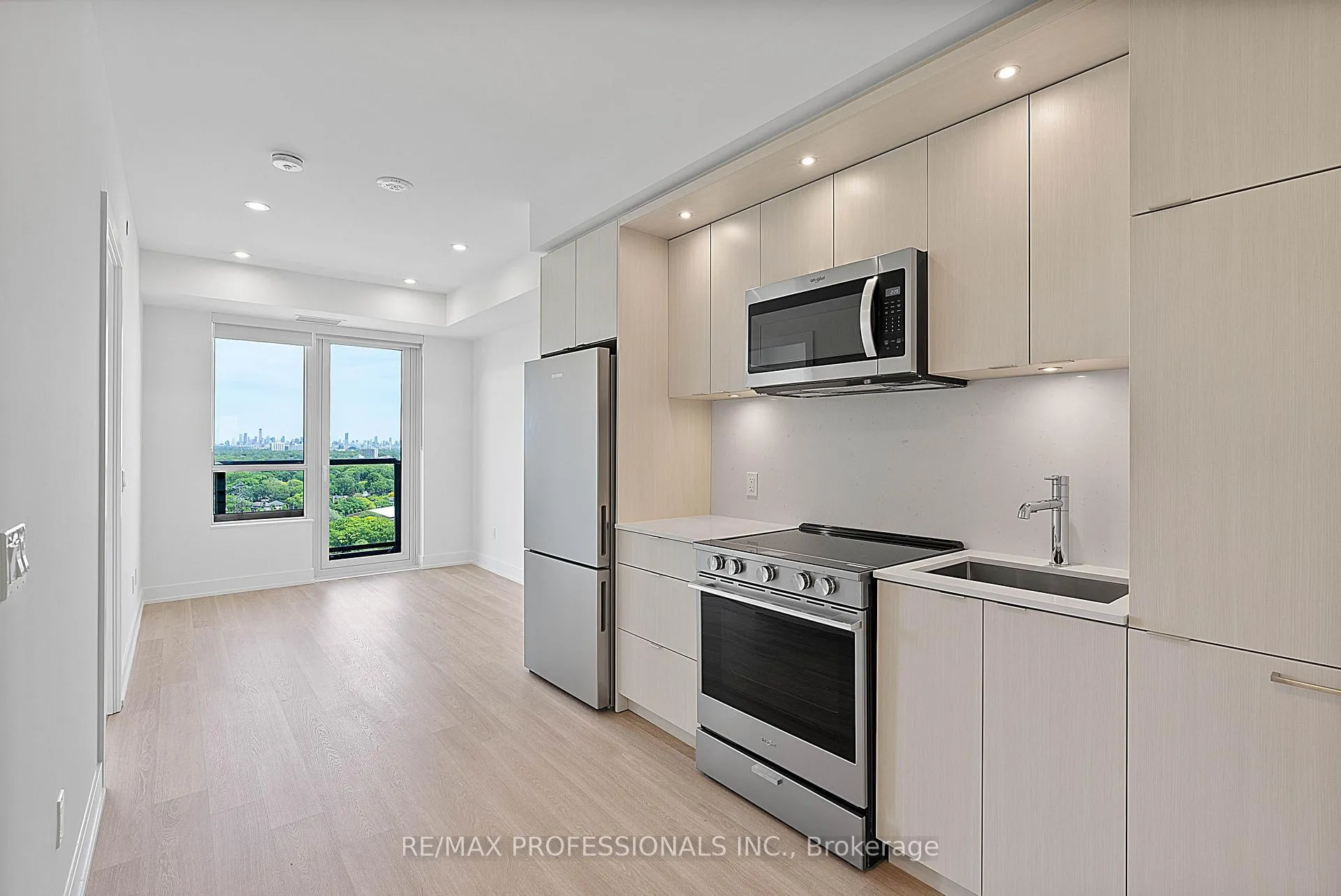 Photo 11 of Unit 2002, 60 Central Park Roadway, Etobicoke, Islington-City Centre West — HOMEH