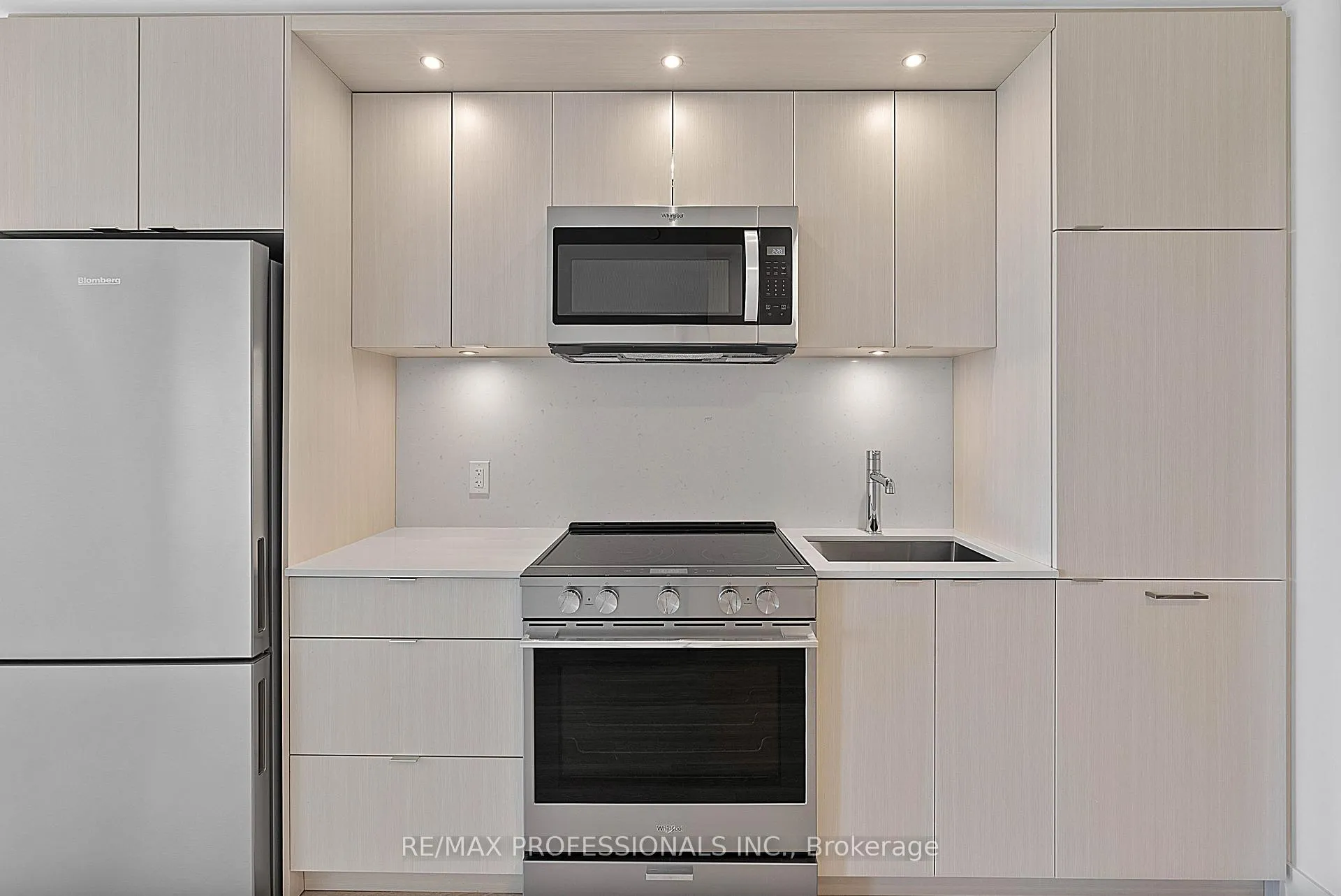 Photo 13 of Unit 2002, 60 Central Park Roadway, Etobicoke, Islington-City Centre West — HOMEH