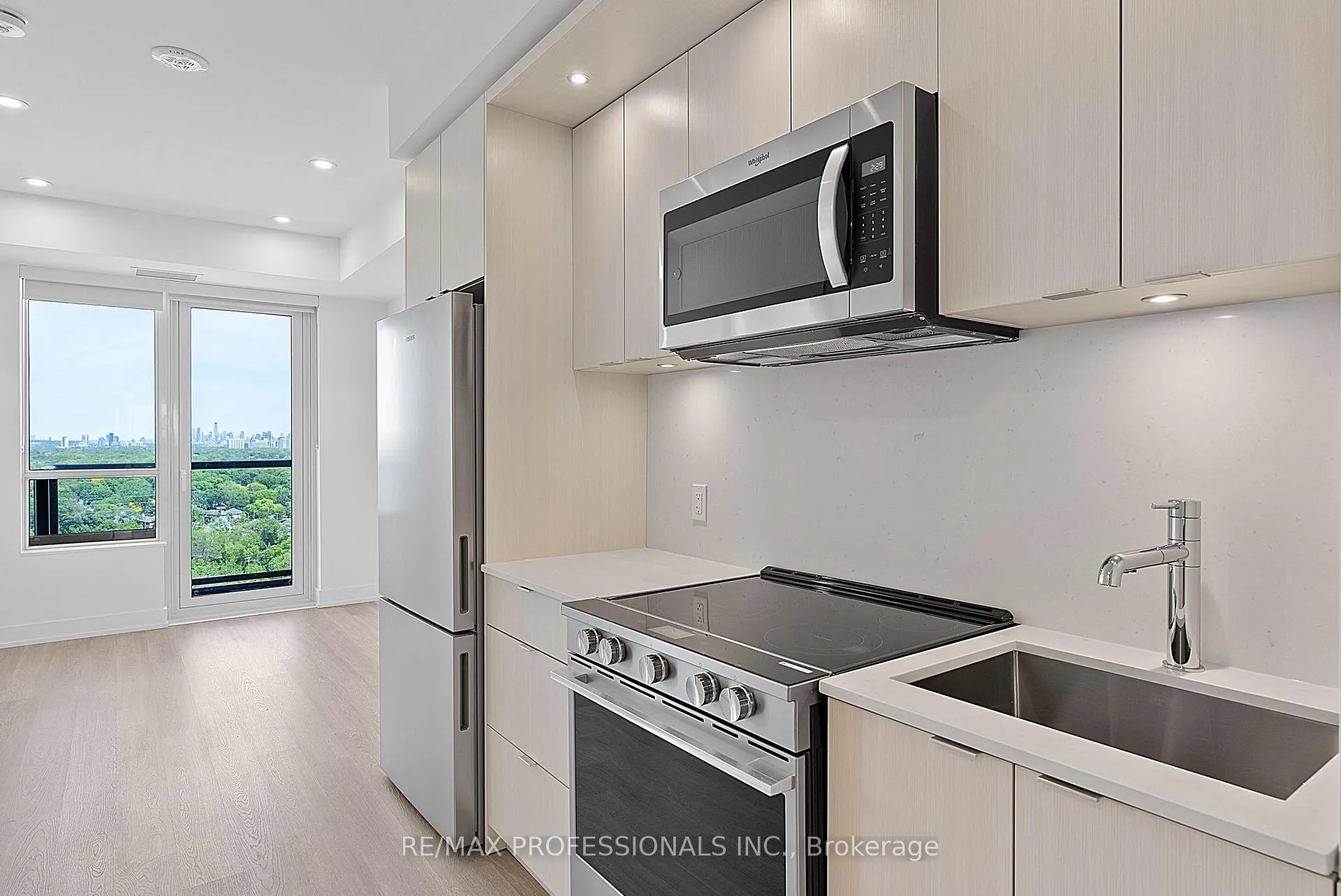 Photo 15 of Unit 2002, 60 Central Park Roadway, Etobicoke, Islington-City Centre West — HOMEH