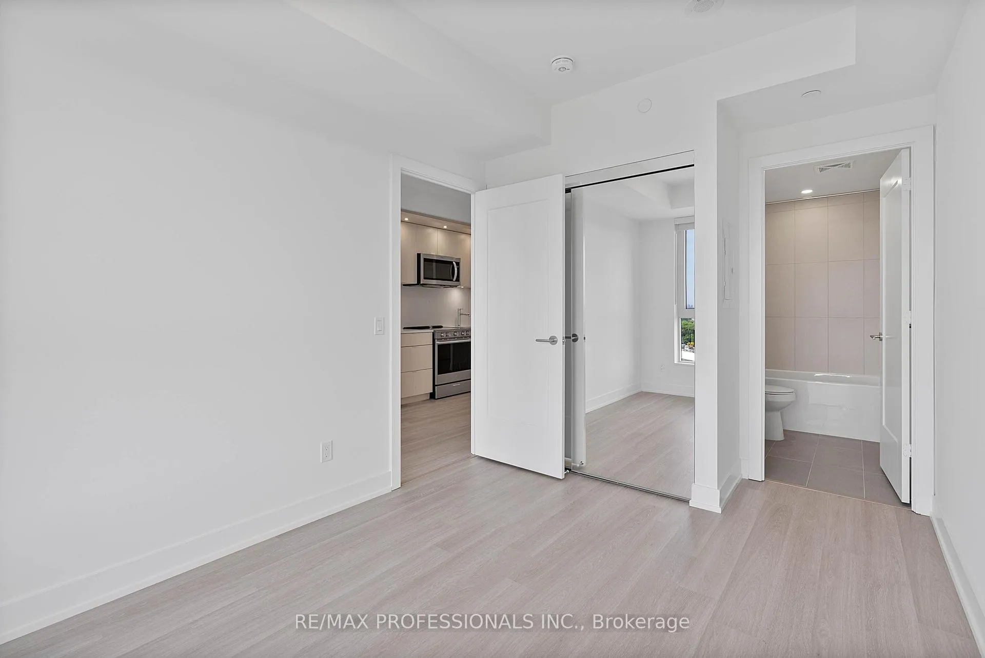 Photo 23 of Unit 2002, 60 Central Park Roadway, Etobicoke, Islington-City Centre West — HOMEH