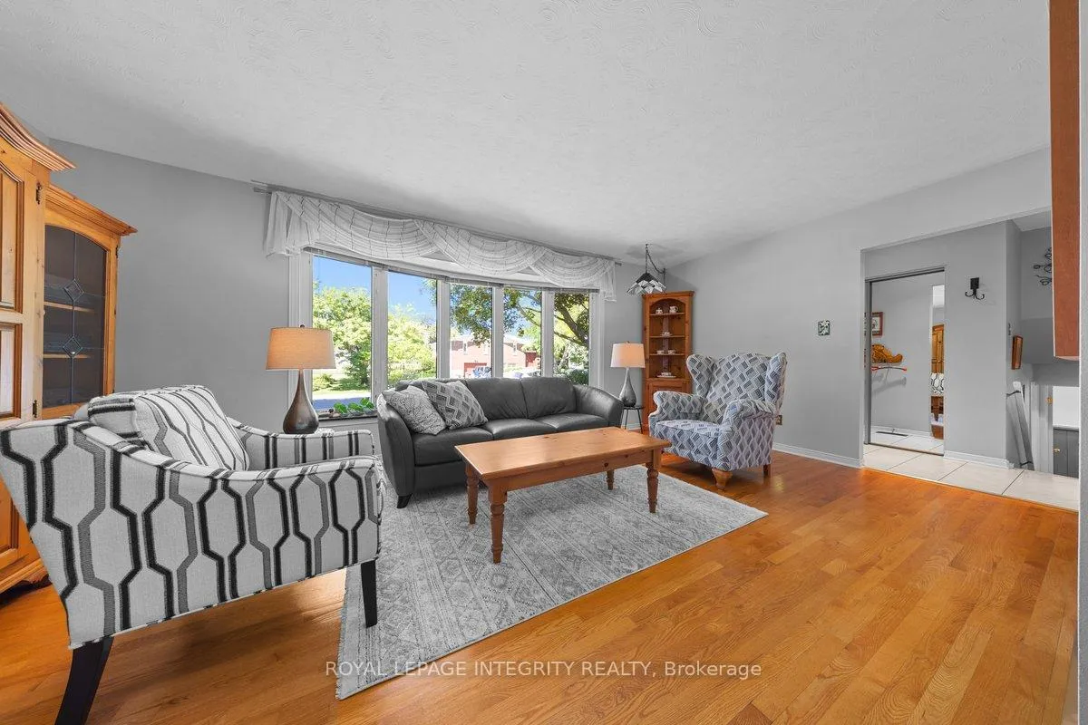 Photo 6 of 30 Biscayne Crescent, Ottawa, Borden Farm/Stewart Farm/Carleton Heights/Parkwood Hills — HOMEH