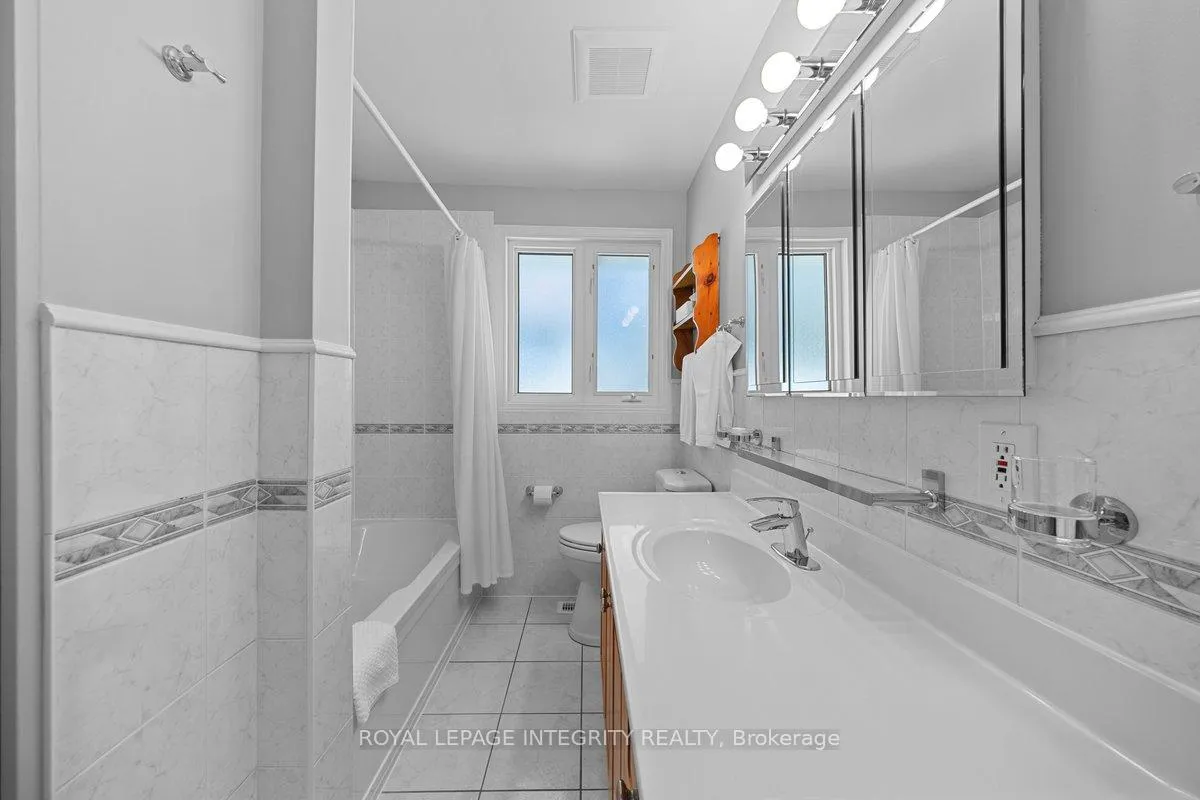 Photo 19 of 30 Biscayne Crescent, Ottawa, Borden Farm/Stewart Farm/Carleton Heights/Parkwood Hills — HOMEH