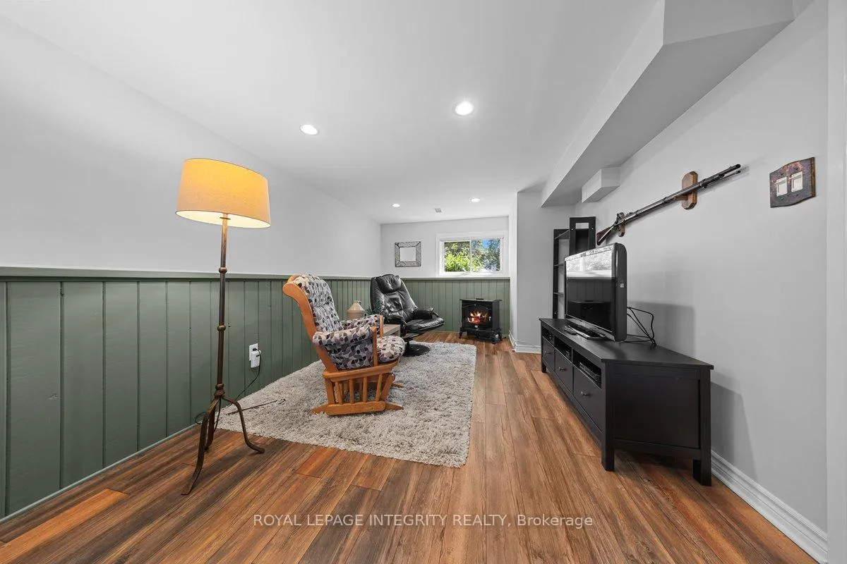 Photo 23 of 30 Biscayne Crescent, Ottawa, Borden Farm/Stewart Farm/Carleton Heights/Parkwood Hills — HOMEH