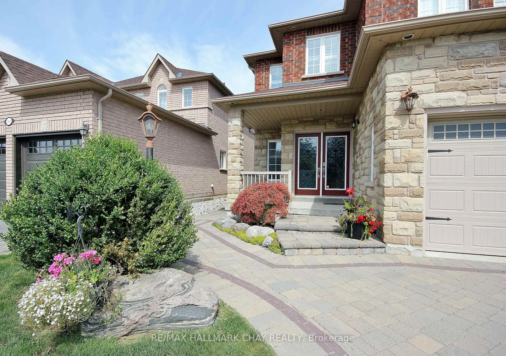 Photo 3 of 1185 Mitchell Court, Innisfil, Alcona — HOMEH