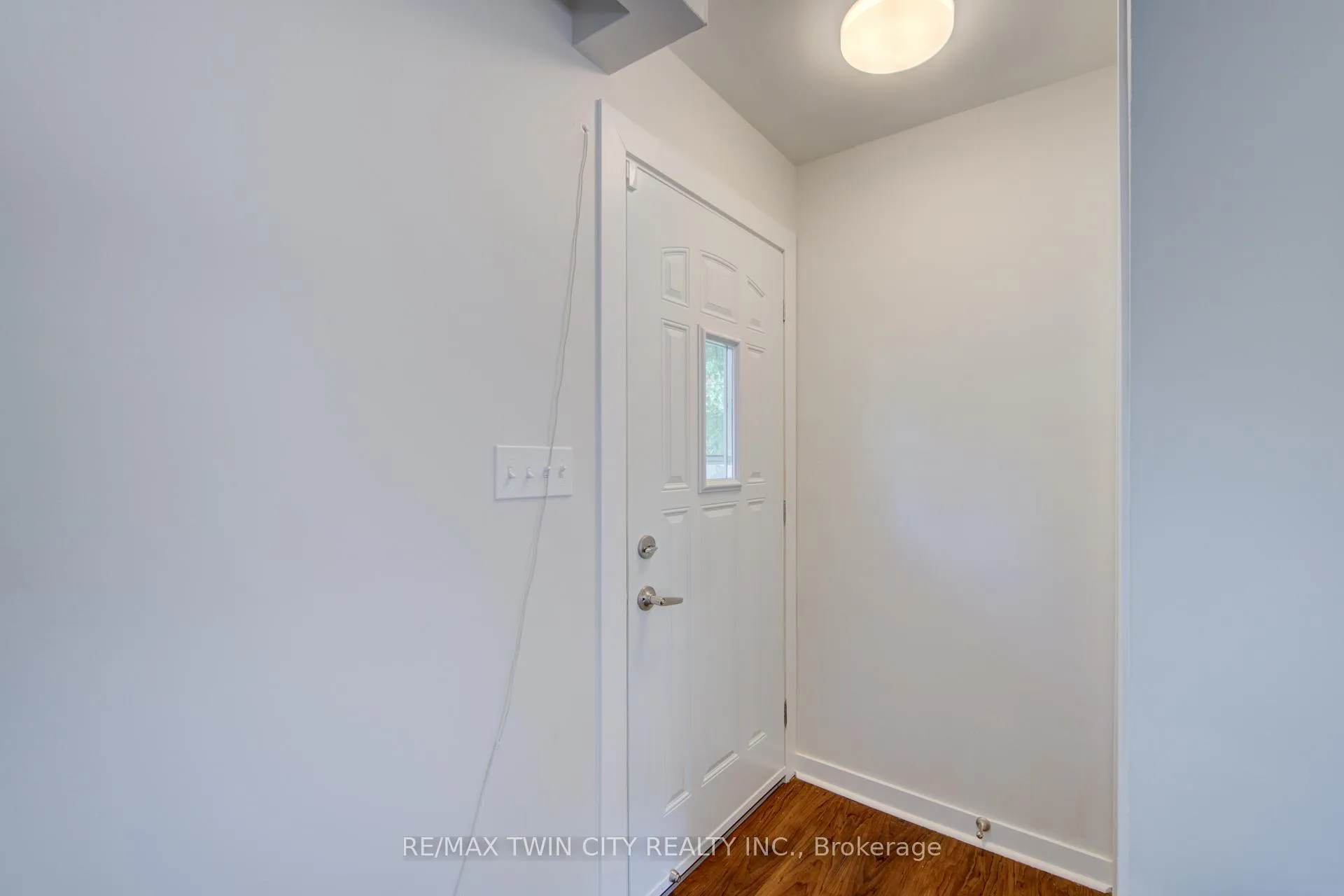 Photo 5 of 68 Kingslea Drive, Hamilton, Huntington — HOMEH