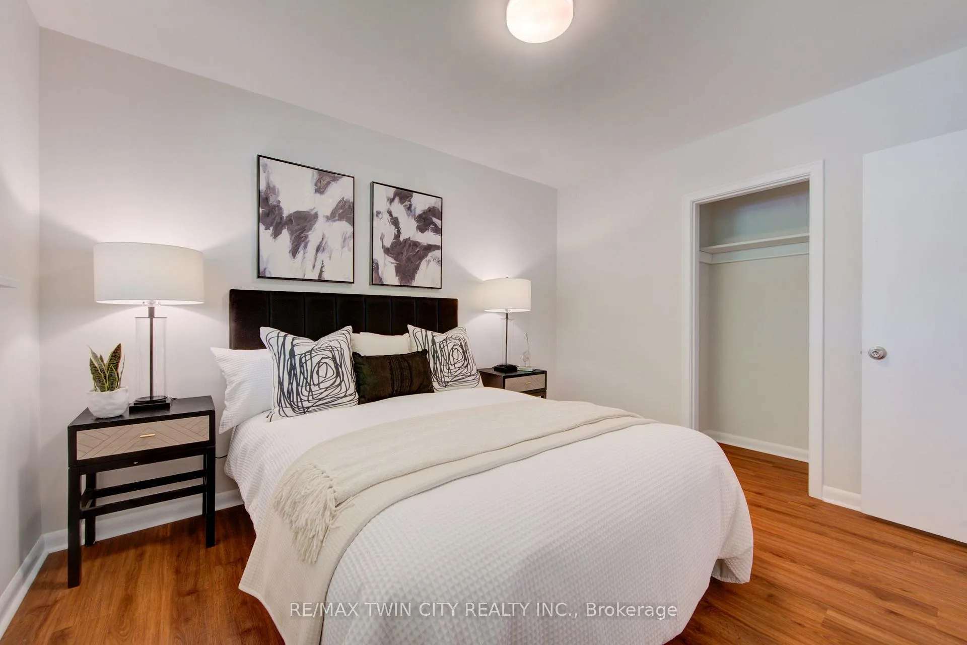Photo 20 of 68 Kingslea Drive, Hamilton, Huntington — HOMEH