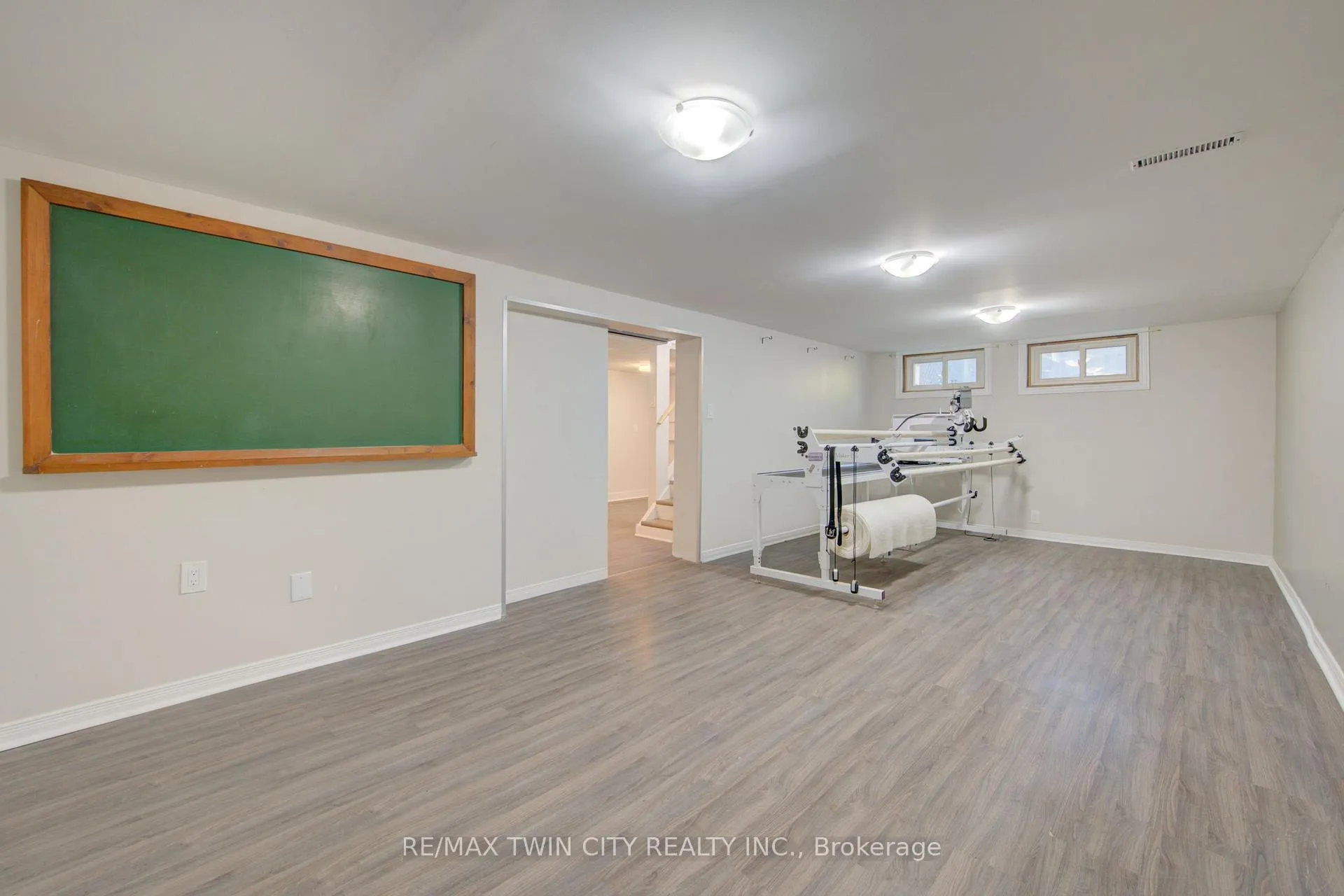 Photo 29 of 68 Kingslea Drive, Hamilton, Huntington — HOMEH
