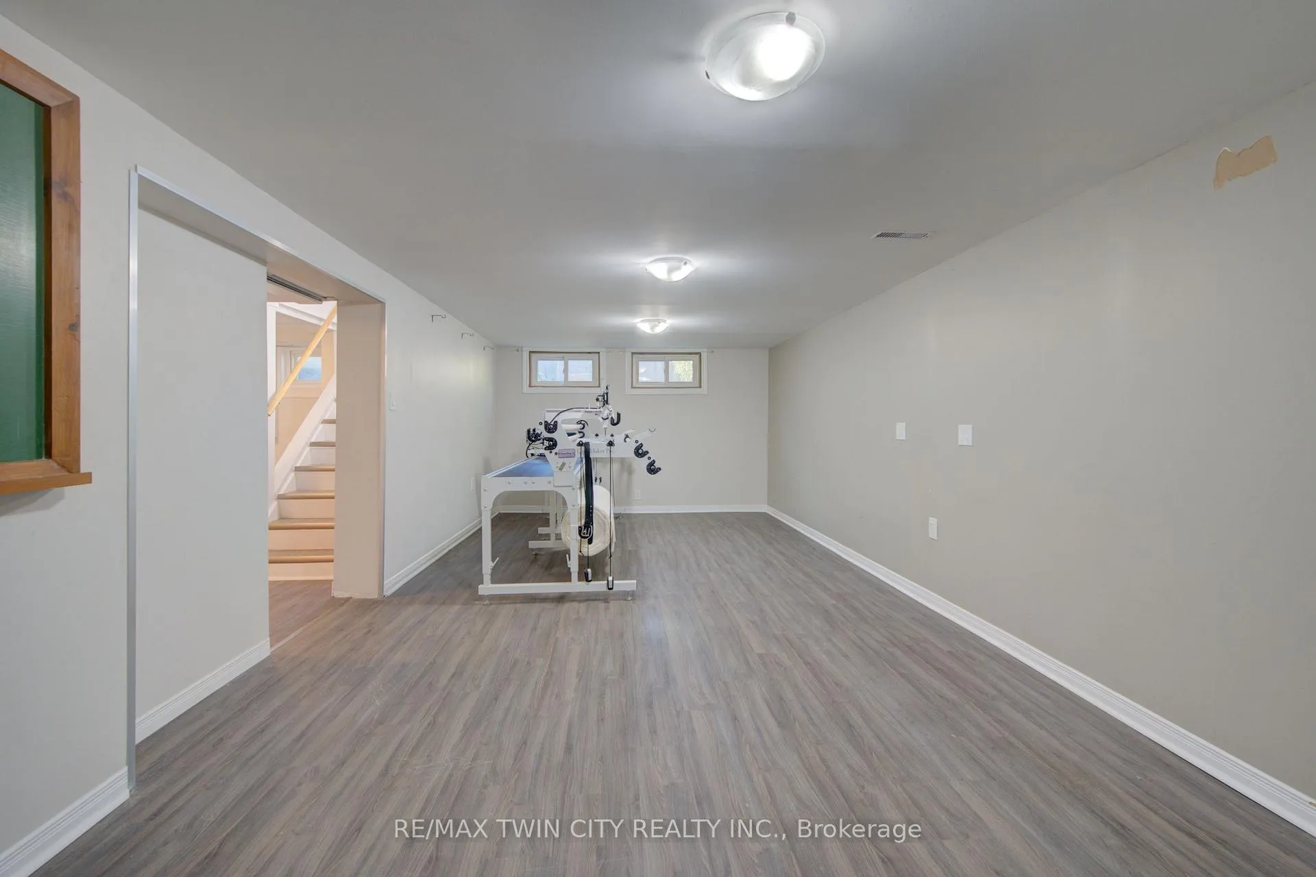 Photo 30 of 68 Kingslea Drive, Hamilton, Huntington — HOMEH