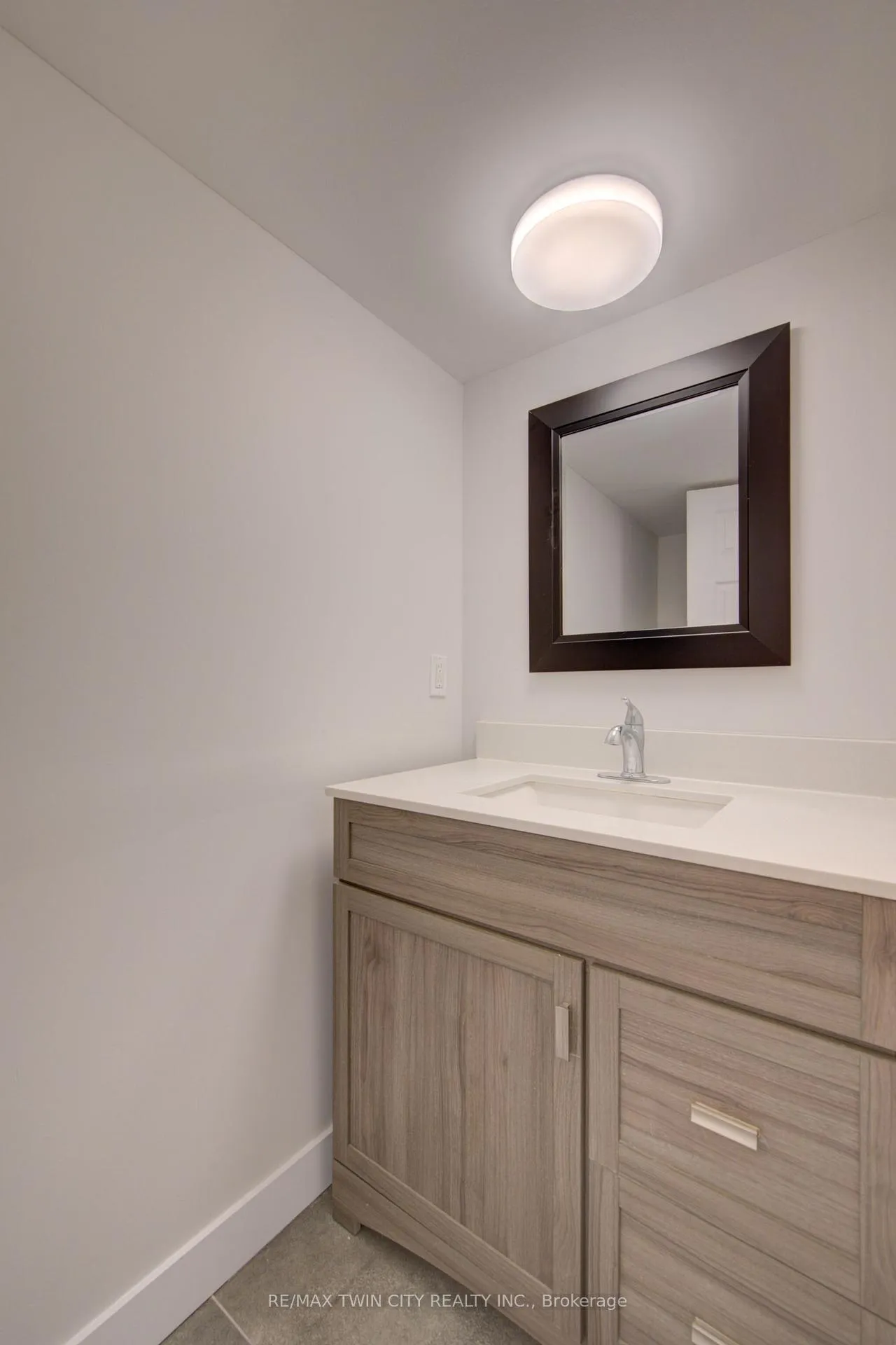 Photo 31 of 68 Kingslea Drive, Hamilton, Huntington — HOMEH