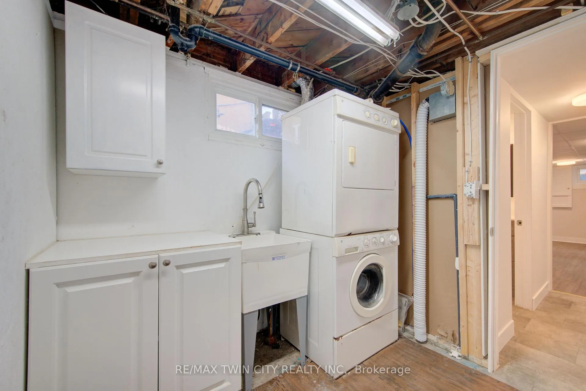 Photo 32 of 68 Kingslea Drive, Hamilton, Huntington — HOMEH