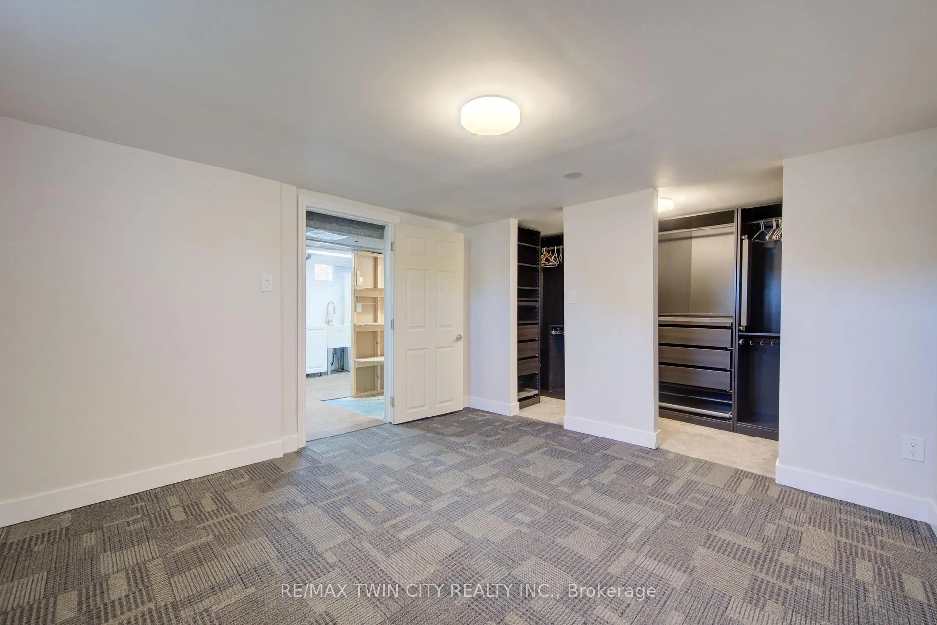 Photo 35 of 68 Kingslea Drive, Hamilton, Huntington — HOMEH