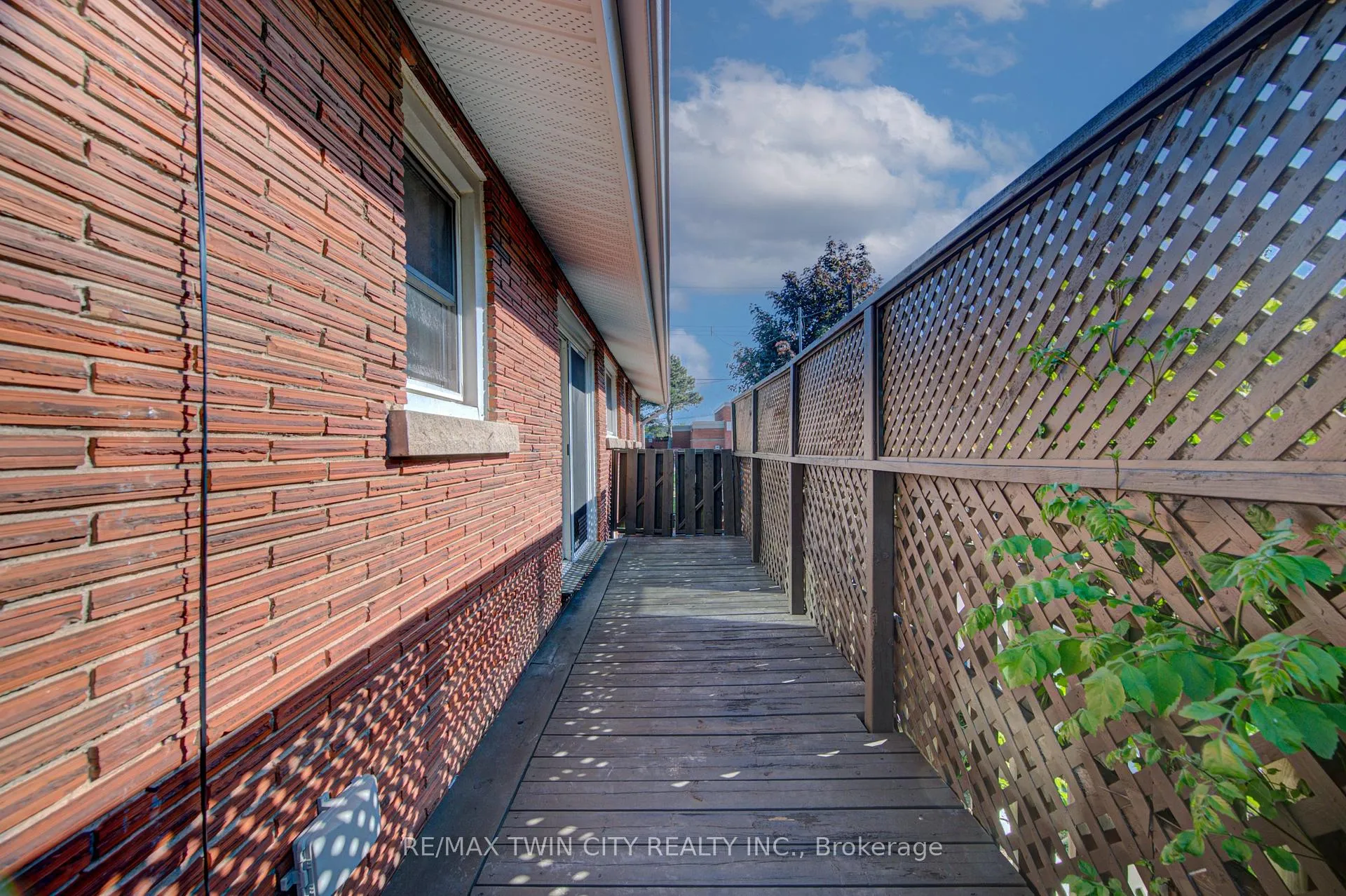 Photo 38 of 68 Kingslea Drive, Hamilton, Huntington — HOMEH