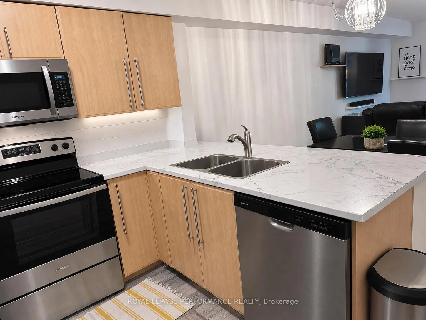Photo 4 of Unit 33, 59 Strathaven Private, Ottawa, Cyrville — HOMEH