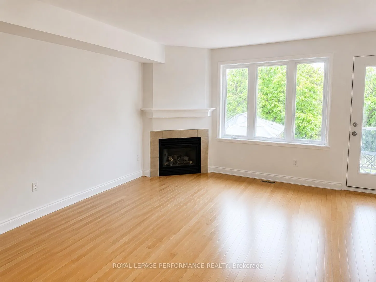 Photo 5 of Unit 33, 59 Strathaven Private, Ottawa, Cyrville — HOMEH