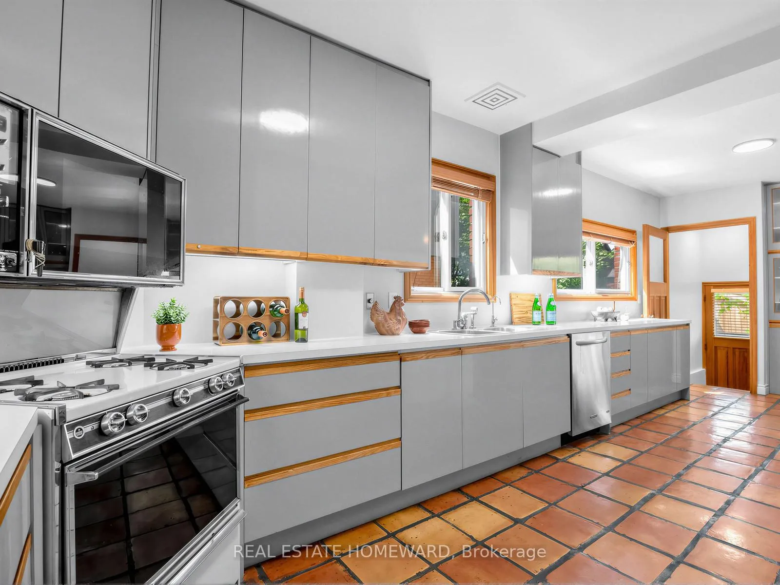 Photo 18 of 46 Westmount Avenue, Toronto, Corso Italia-Davenport — HOMEH