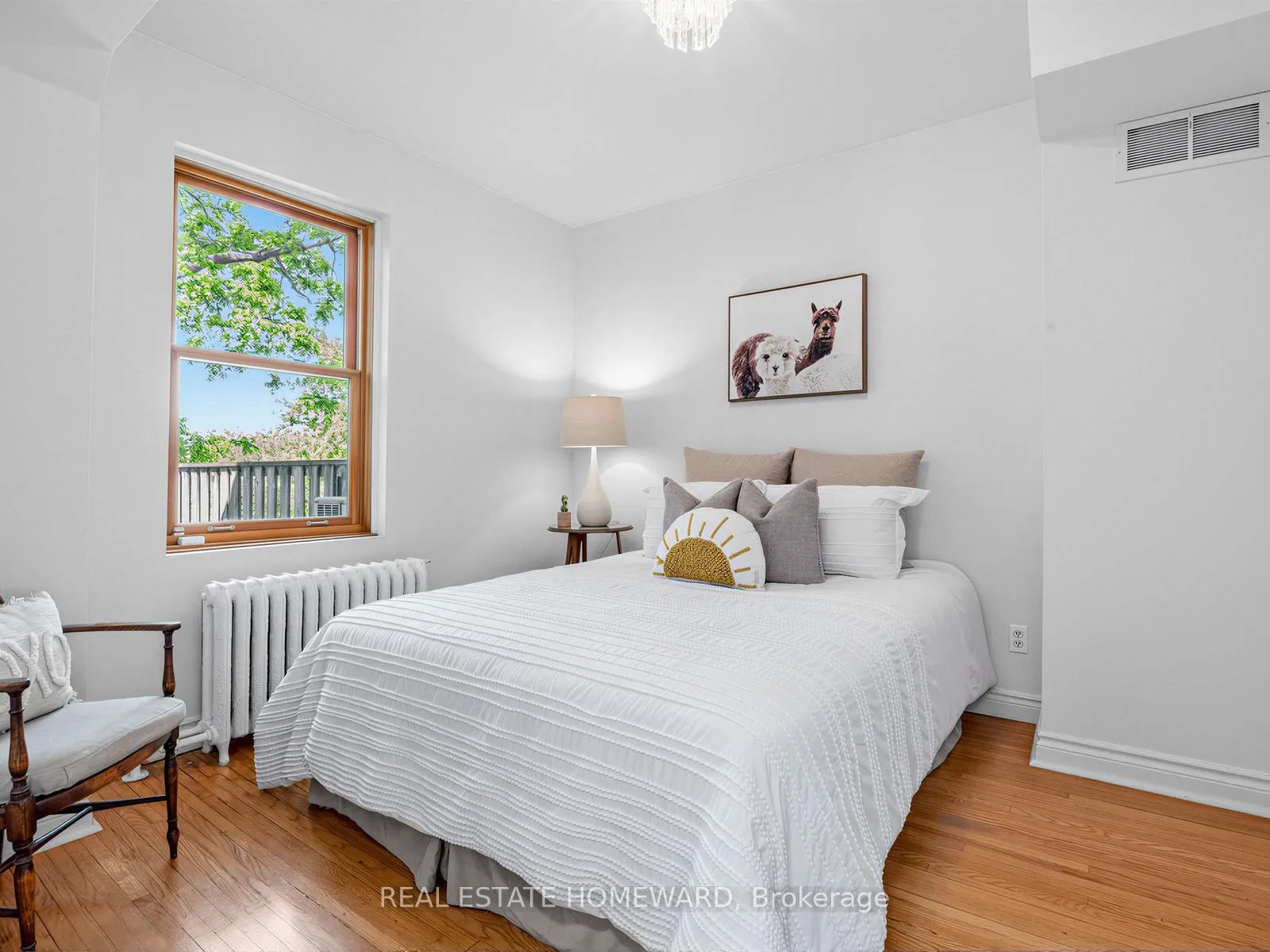 Photo 23 of 46 Westmount Avenue, Toronto, Corso Italia-Davenport — HOMEH