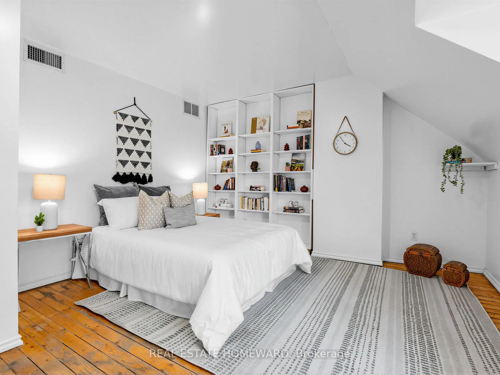 Photo 32 of 46 Westmount Avenue, Toronto, Corso Italia-Davenport — HOMEH