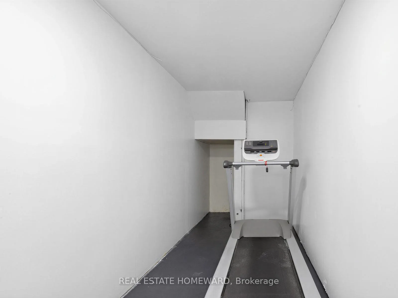 Photo 39 of 46 Westmount Avenue, Toronto, Corso Italia-Davenport — HOMEH