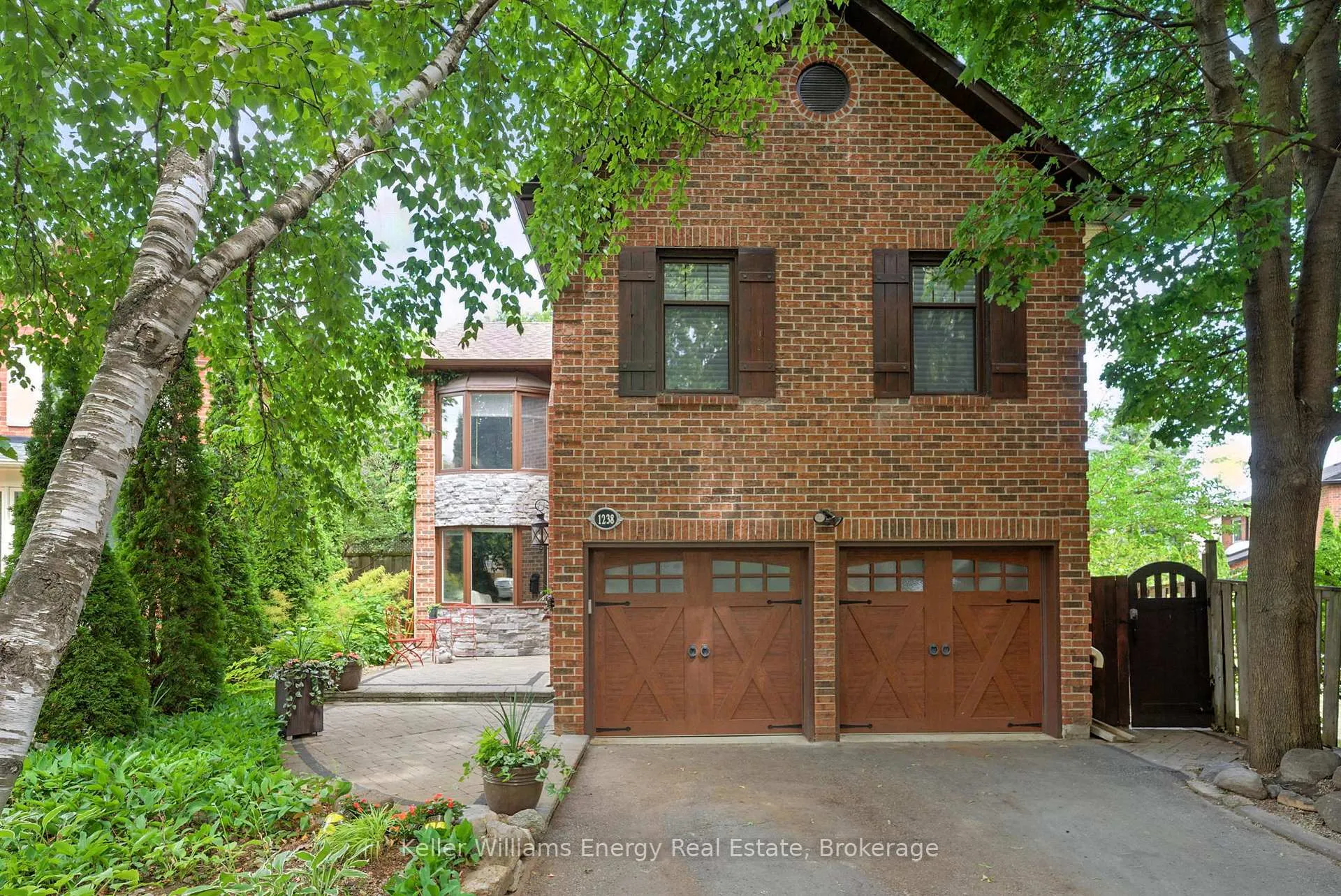 Photo 1 of 1238 Fieldstone Circle, Pickering, Liverpool — HOMEH