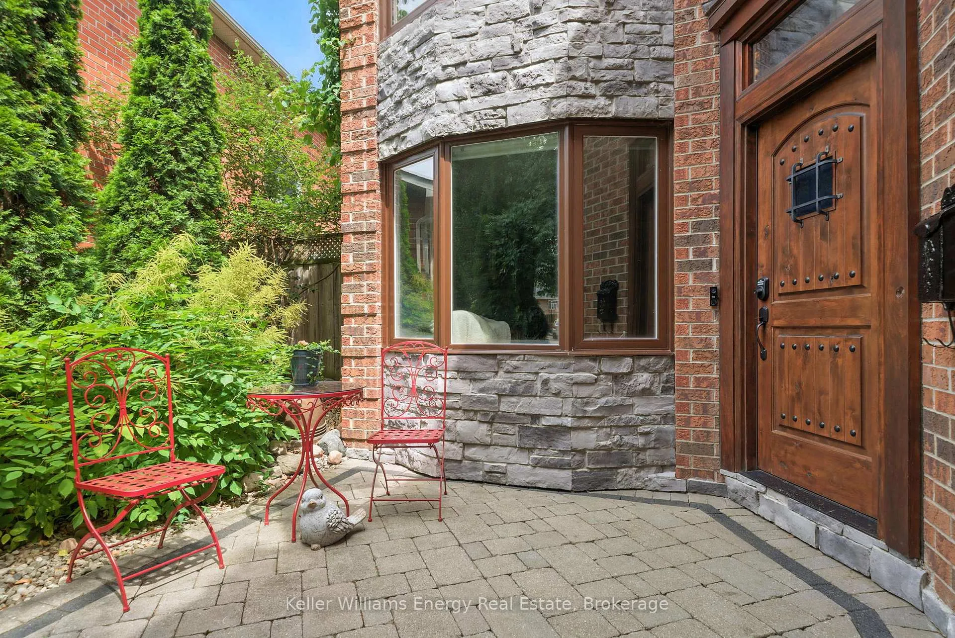 Photo 2 of 1238 Fieldstone Circle, Pickering, Liverpool — HOMEH