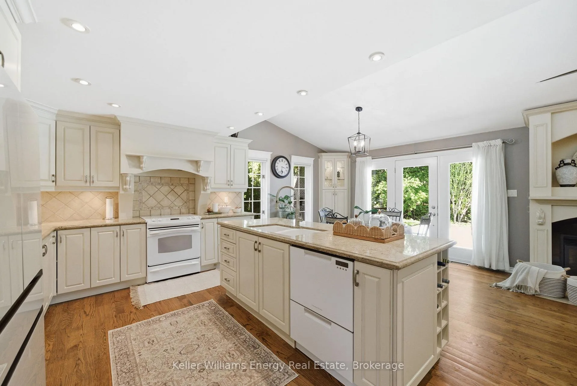 Photo 13 of 1238 Fieldstone Circle, Pickering, Liverpool — HOMEH