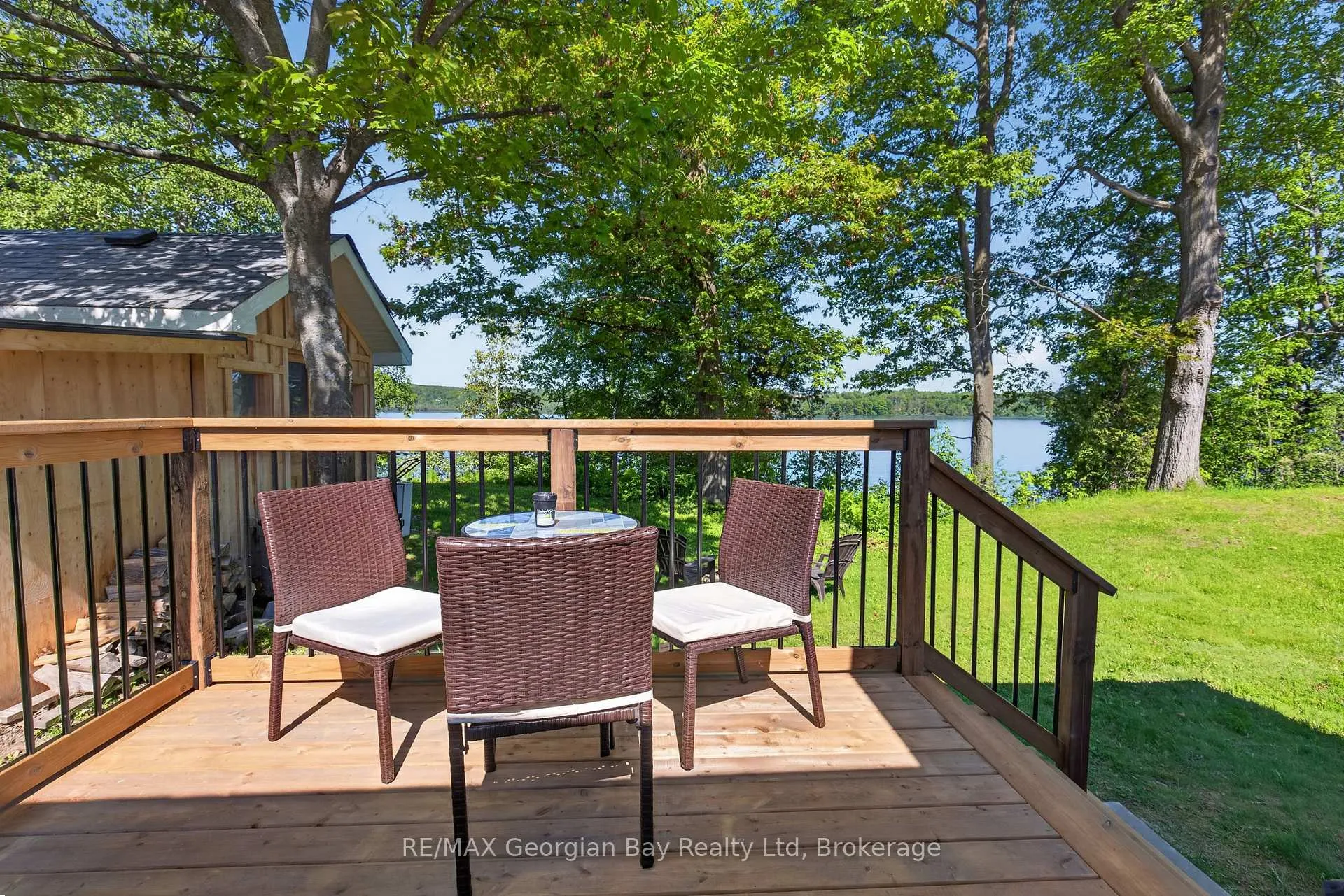 Photo 15 of 24 Lakeshore Road, Midland — HOMEH