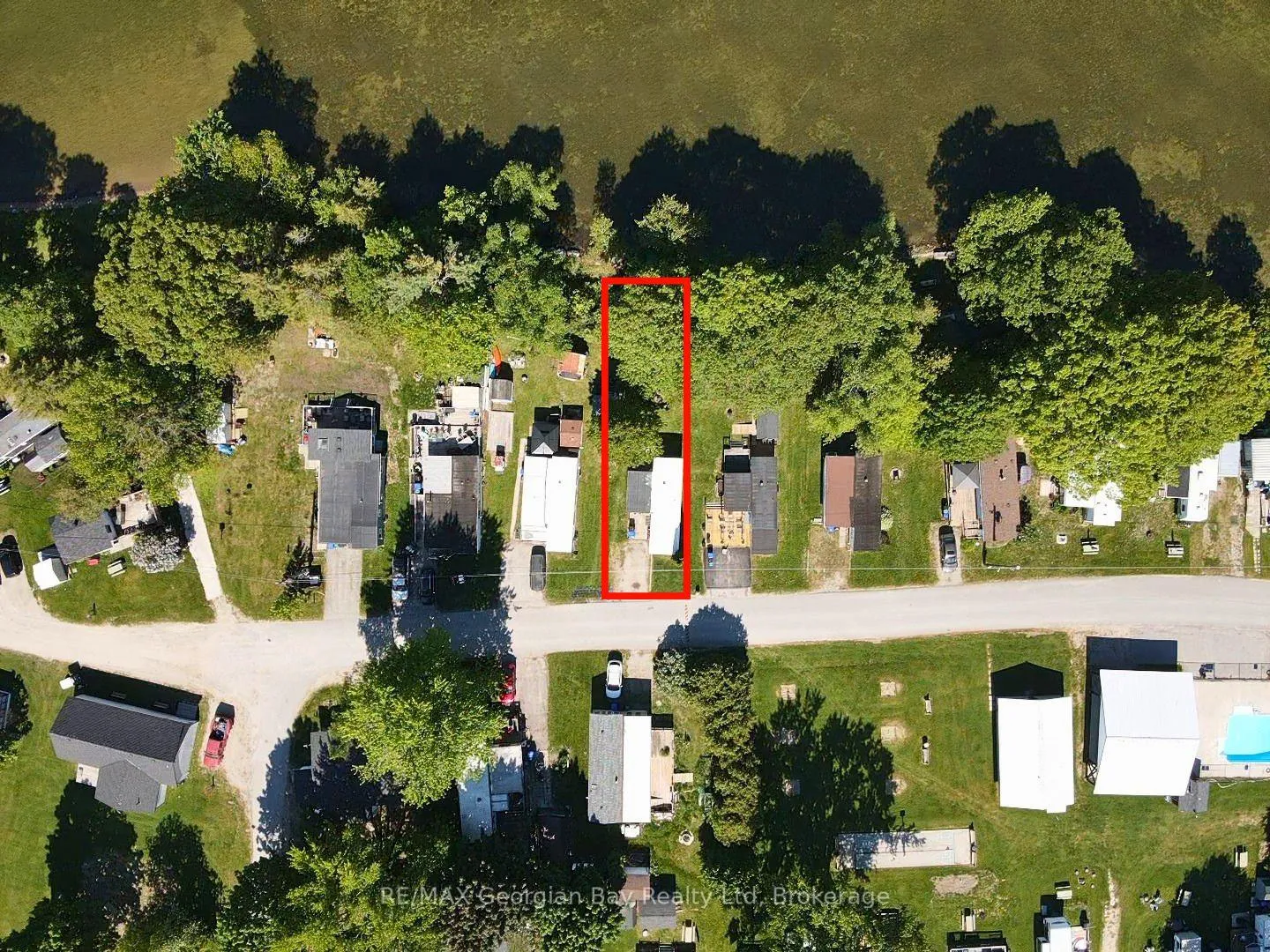 Photo 22 of 24 Lakeshore Road, Midland — HOMEH