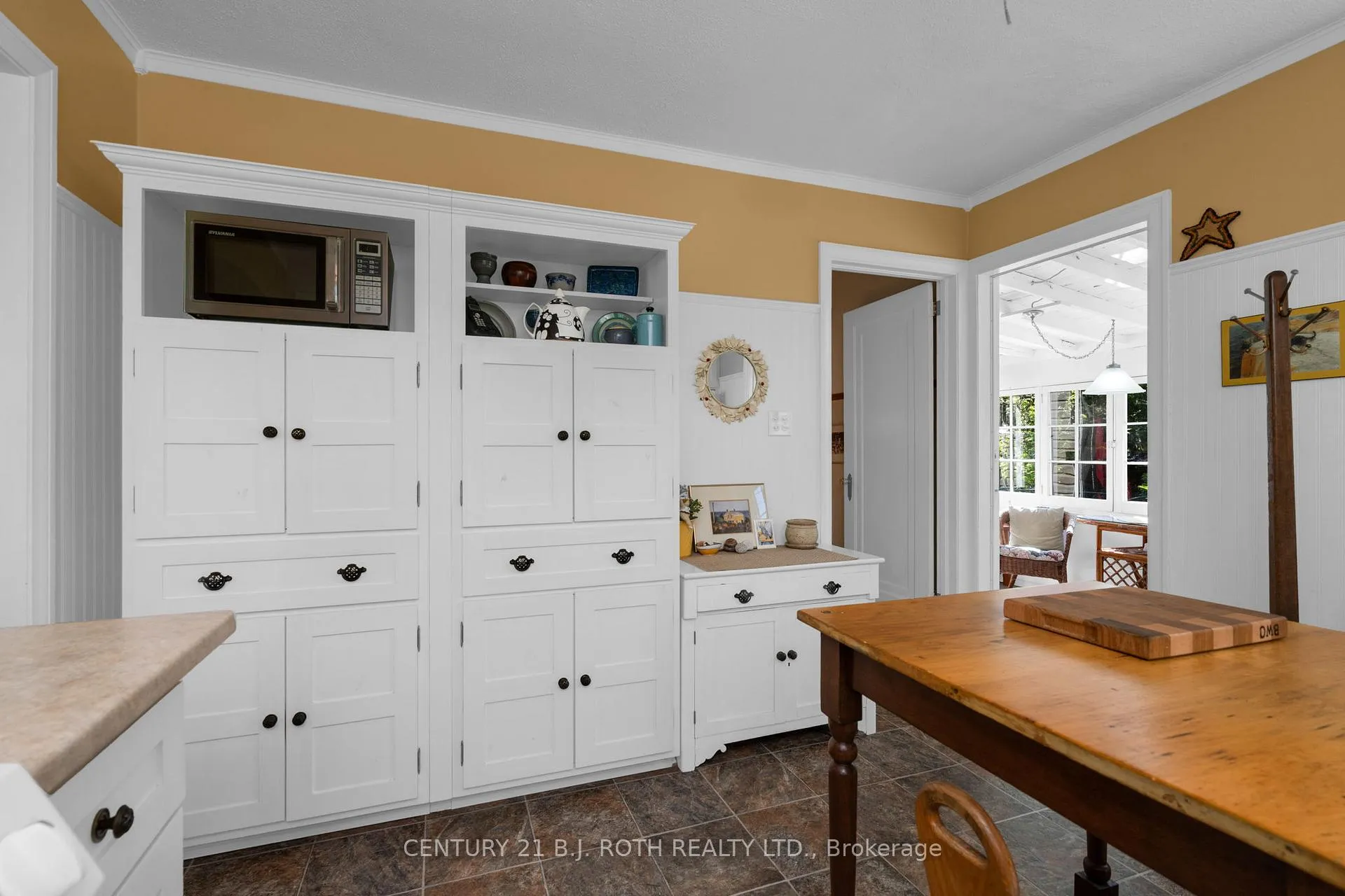 Photo 10 of 51 Henry Street, Barrie, Queen's Park — HOMEH