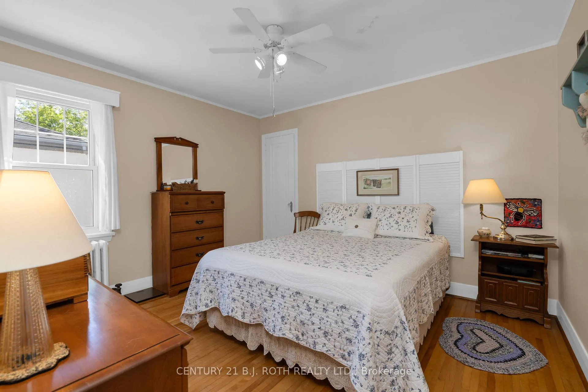 Photo 11 of 51 Henry Street, Barrie, Queen's Park — HOMEH