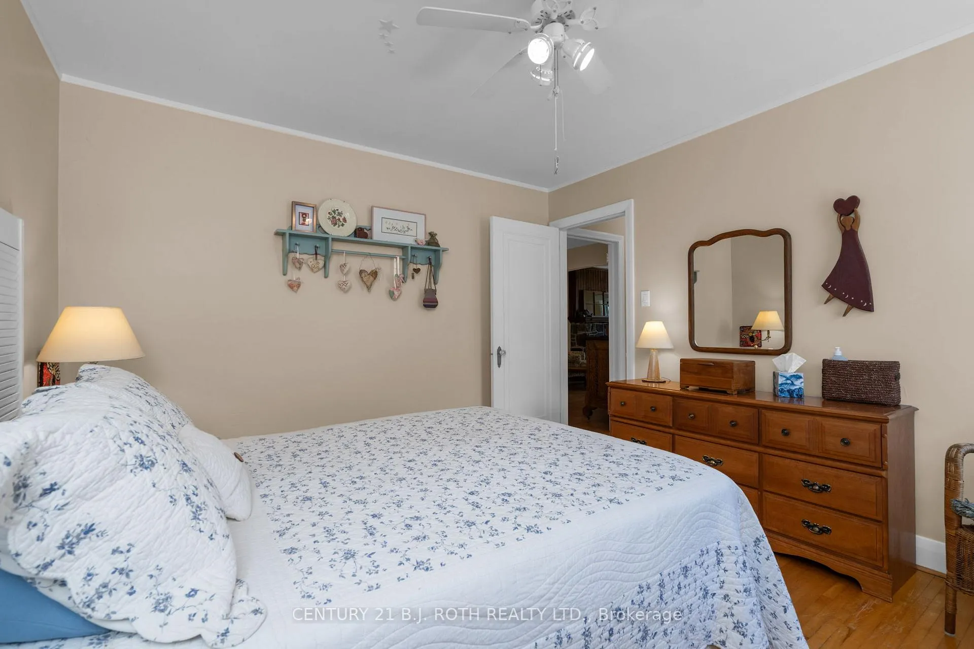 Photo 12 of 51 Henry Street, Barrie, Queen's Park — HOMEH
