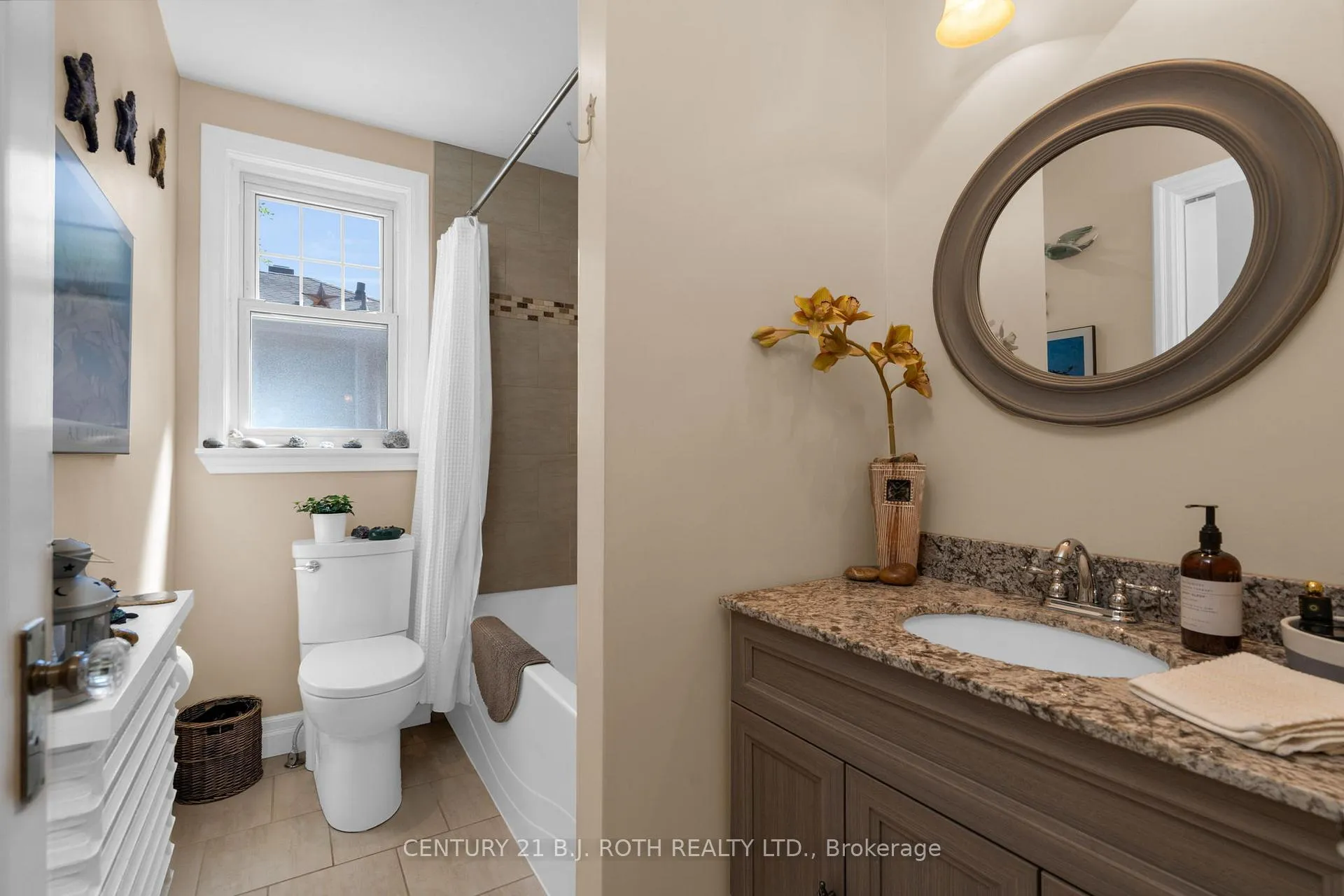 Photo 15 of 51 Henry Street, Barrie, Queen's Park — HOMEH