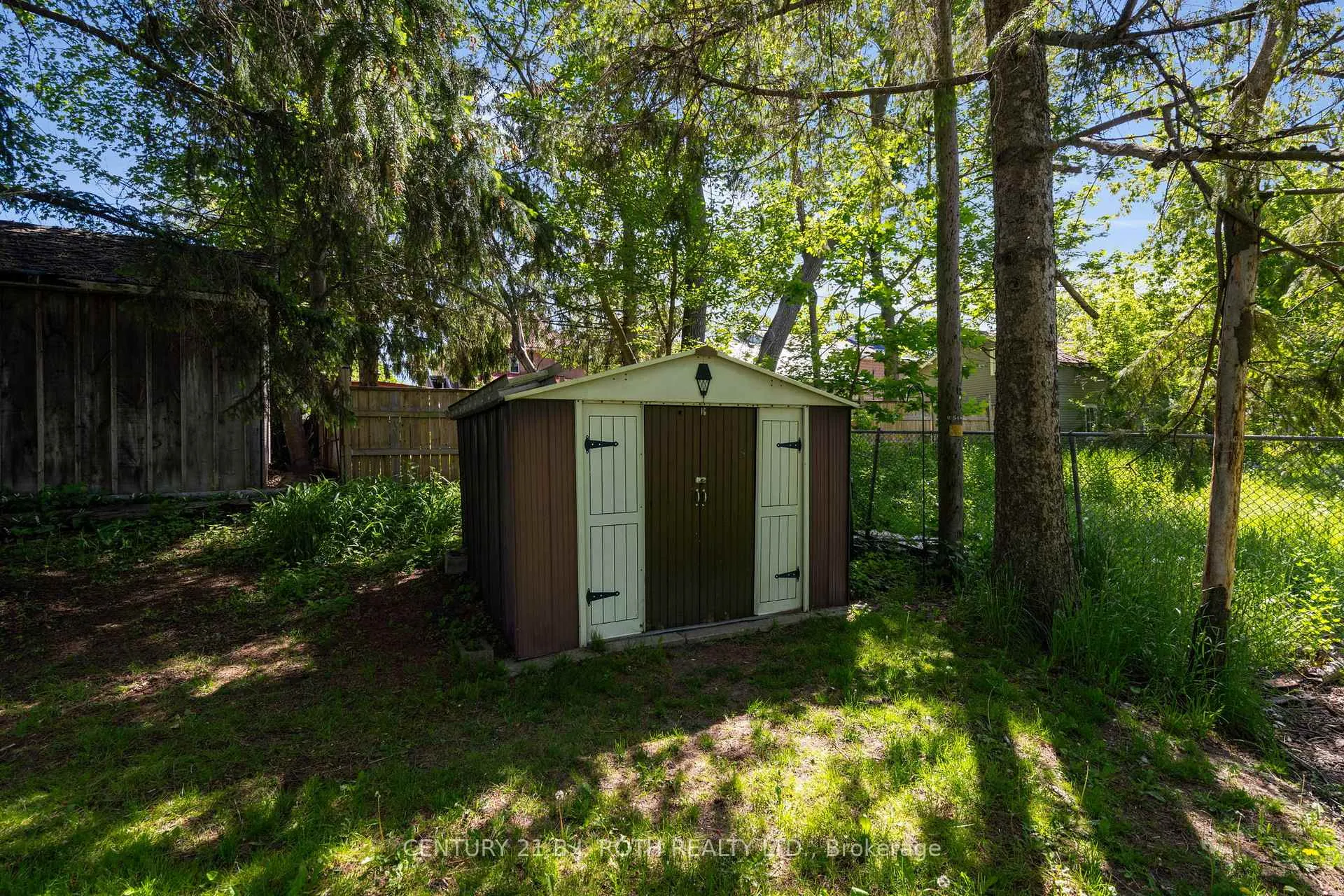 Photo 33 of 51 Henry Street, Barrie, Queen's Park — HOMEH