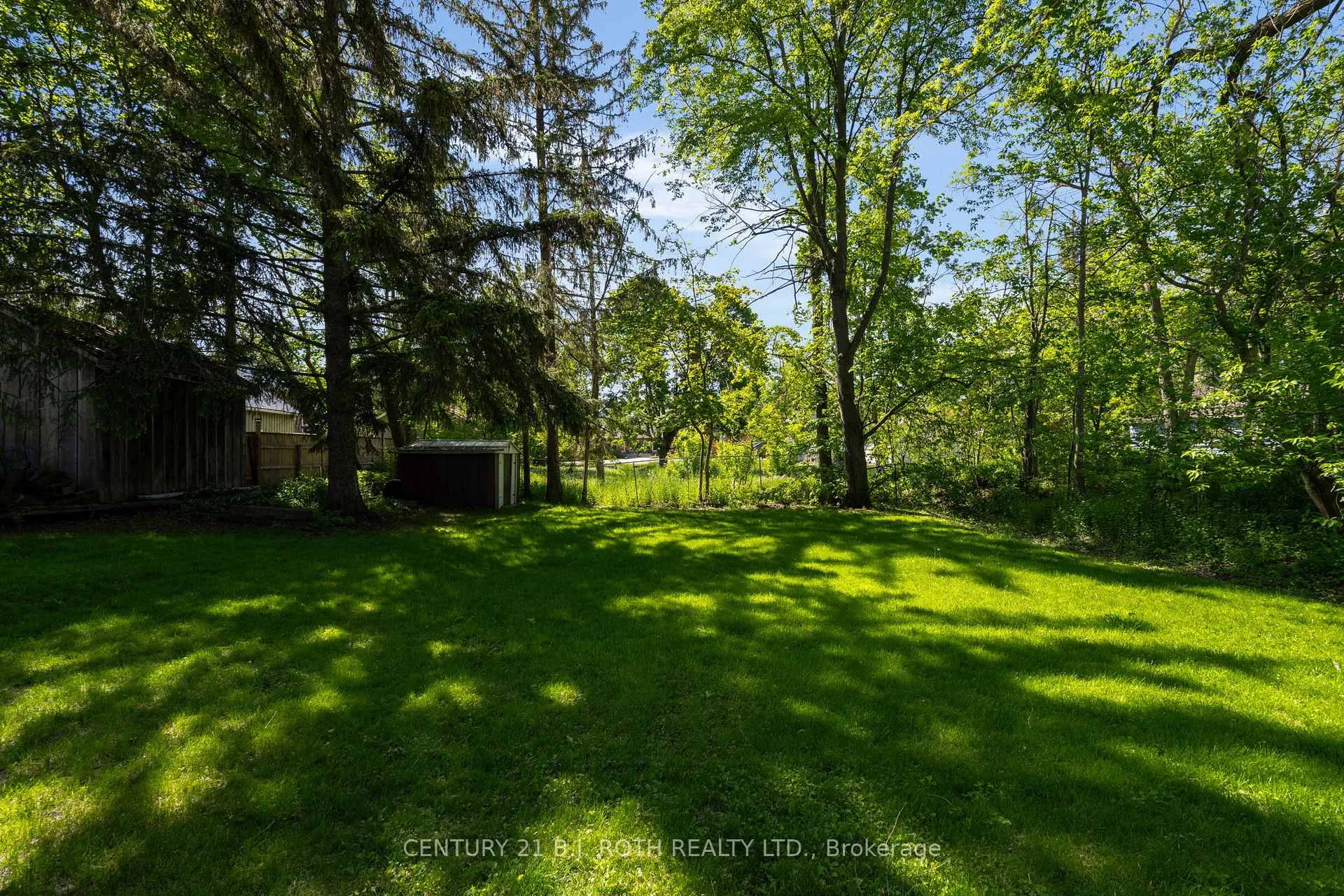 Photo 34 of 51 Henry Street, Barrie, Queen's Park — HOMEH