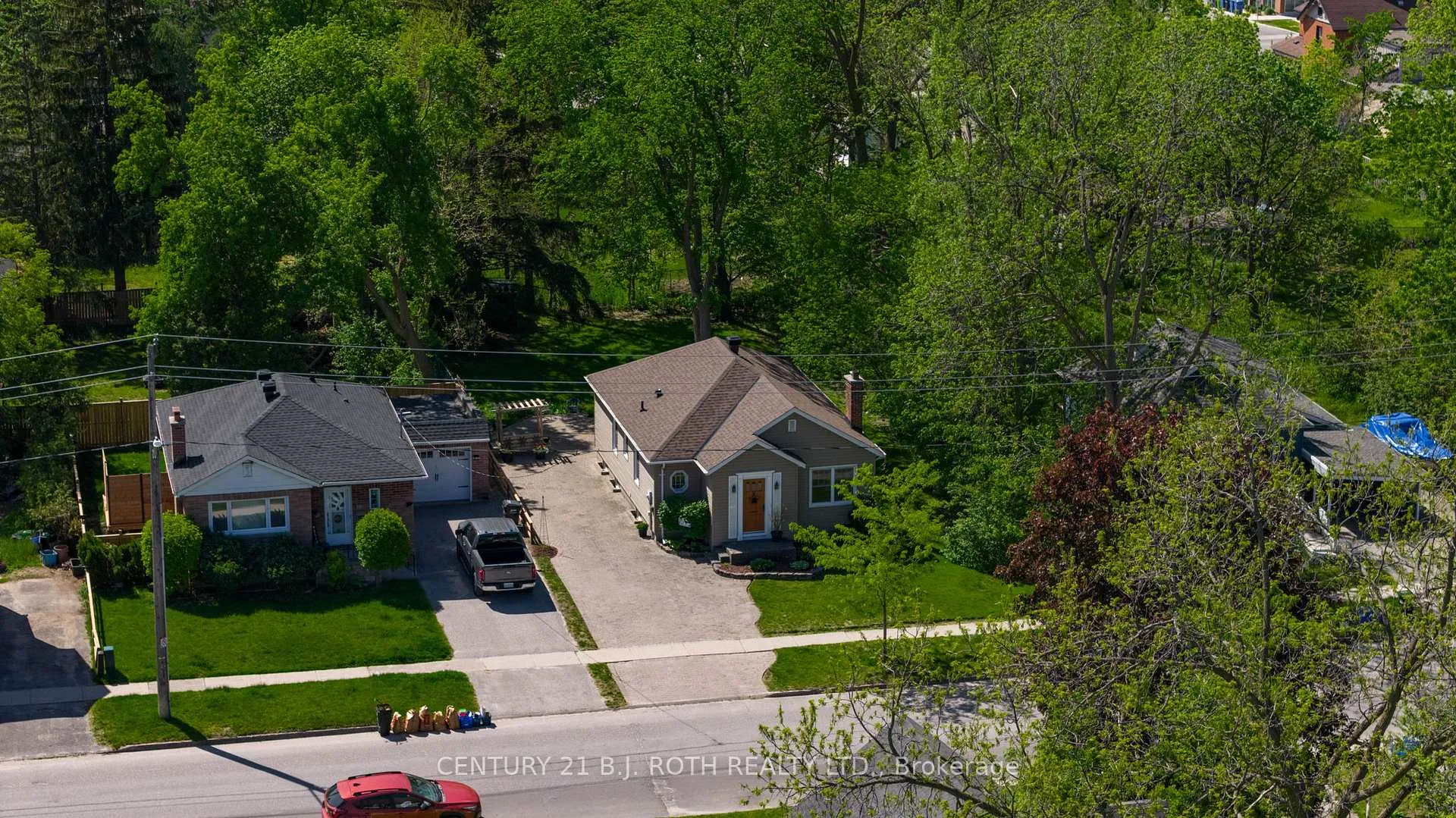 Photo 36 of 51 Henry Street, Barrie, Queen's Park — HOMEH