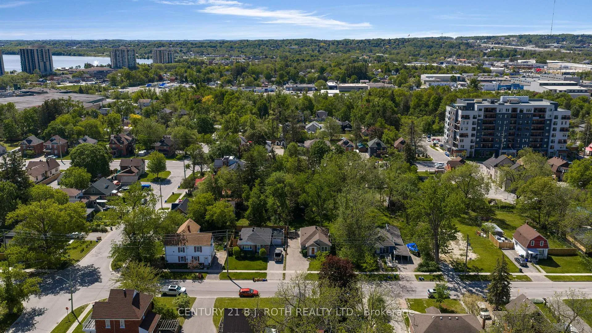 Photo 40 of 51 Henry Street, Barrie, Queen's Park — HOMEH