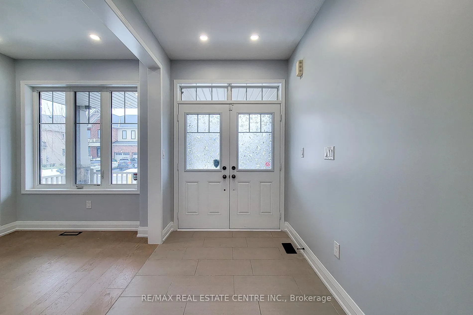 Photo 5 of 80 Larry Crescent, Haldimand — HOMEH